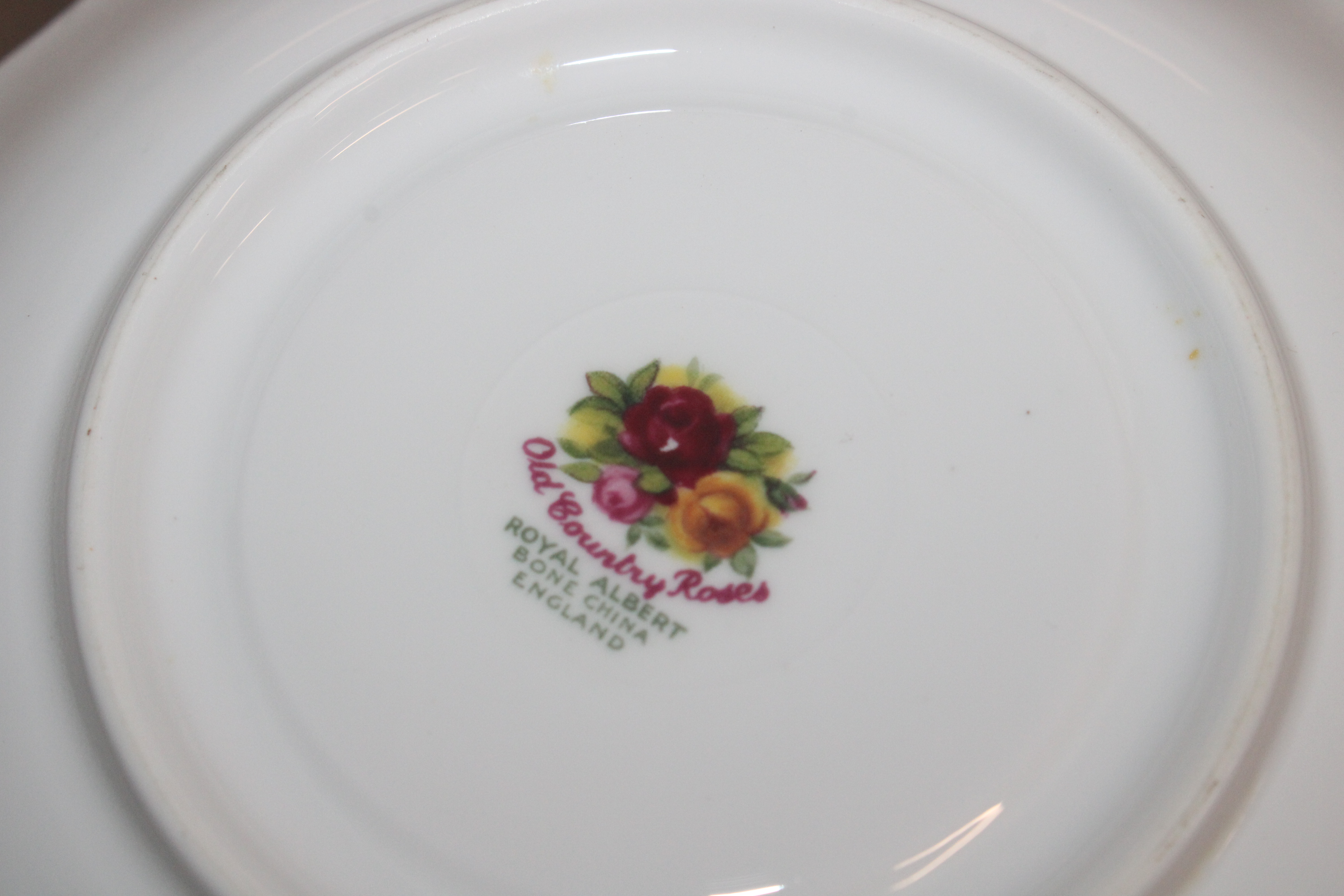 A collection of Royal Albert "Old Country Roses" t - Image 3 of 7