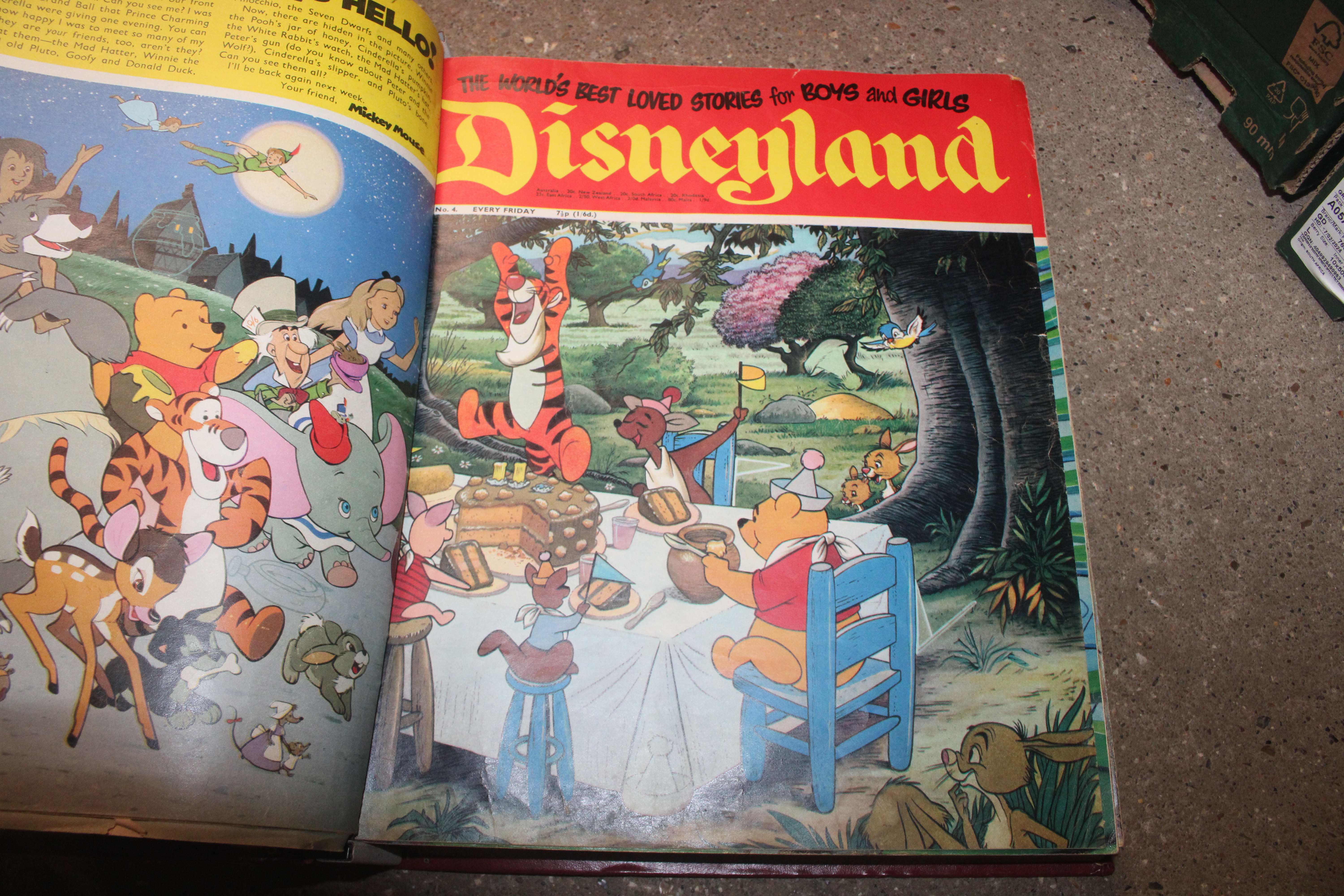 Seven folders of "Disneyland" comic magazines - Image 13 of 29