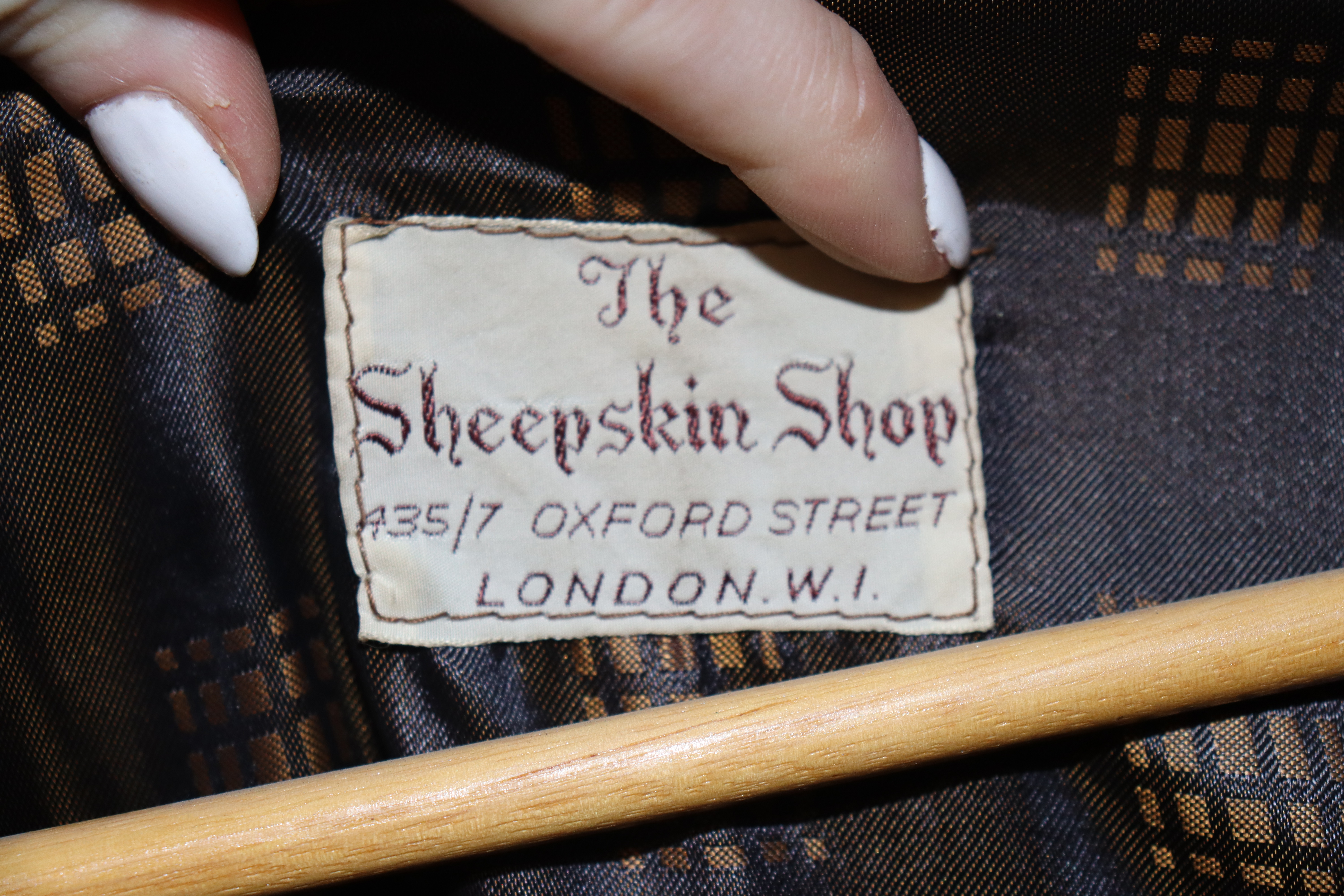 The Sheepskin shop Oxford St. London, ladies jacke - Image 2 of 2