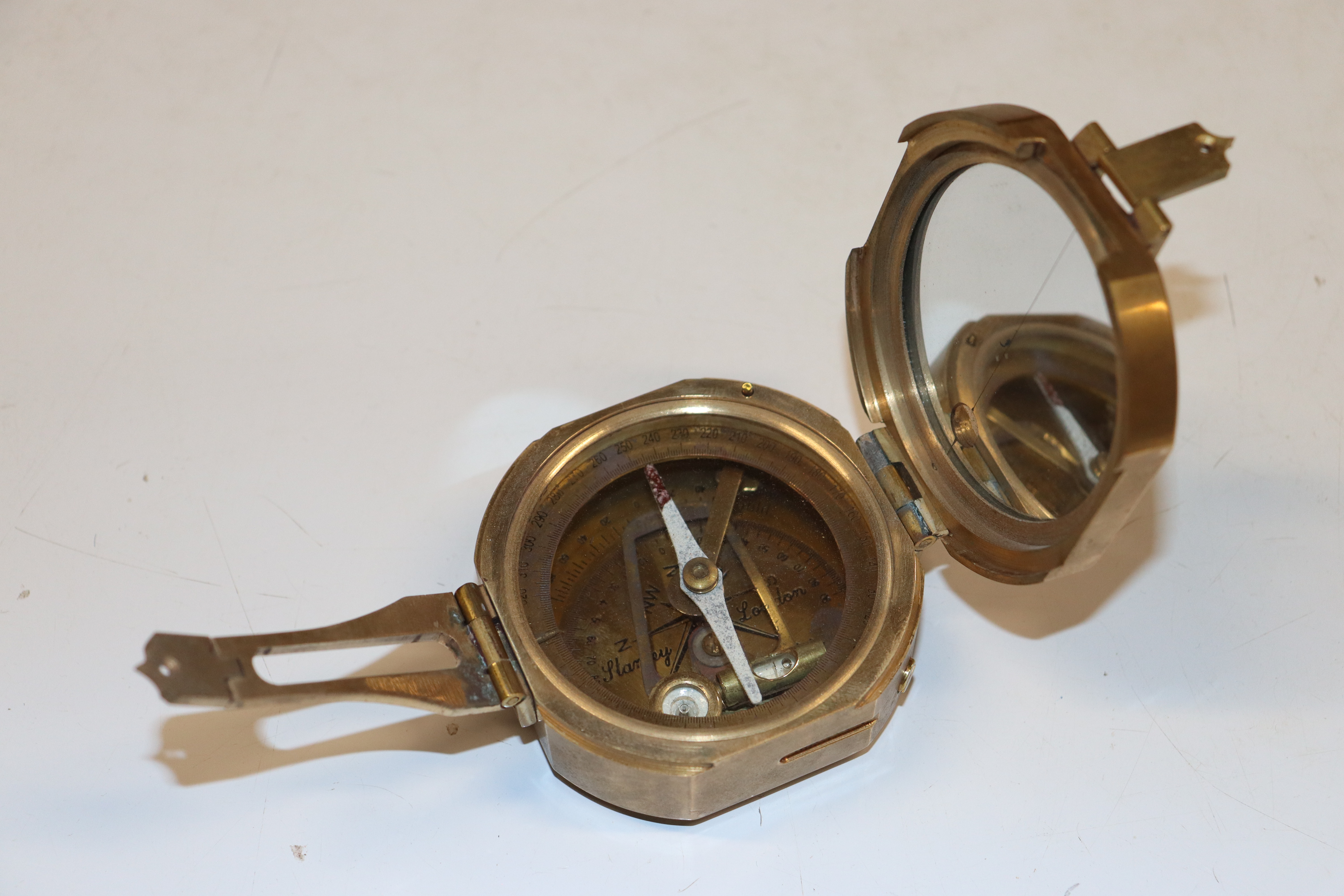 A reproduction brass compass contained in hardwood - Image 7 of 12