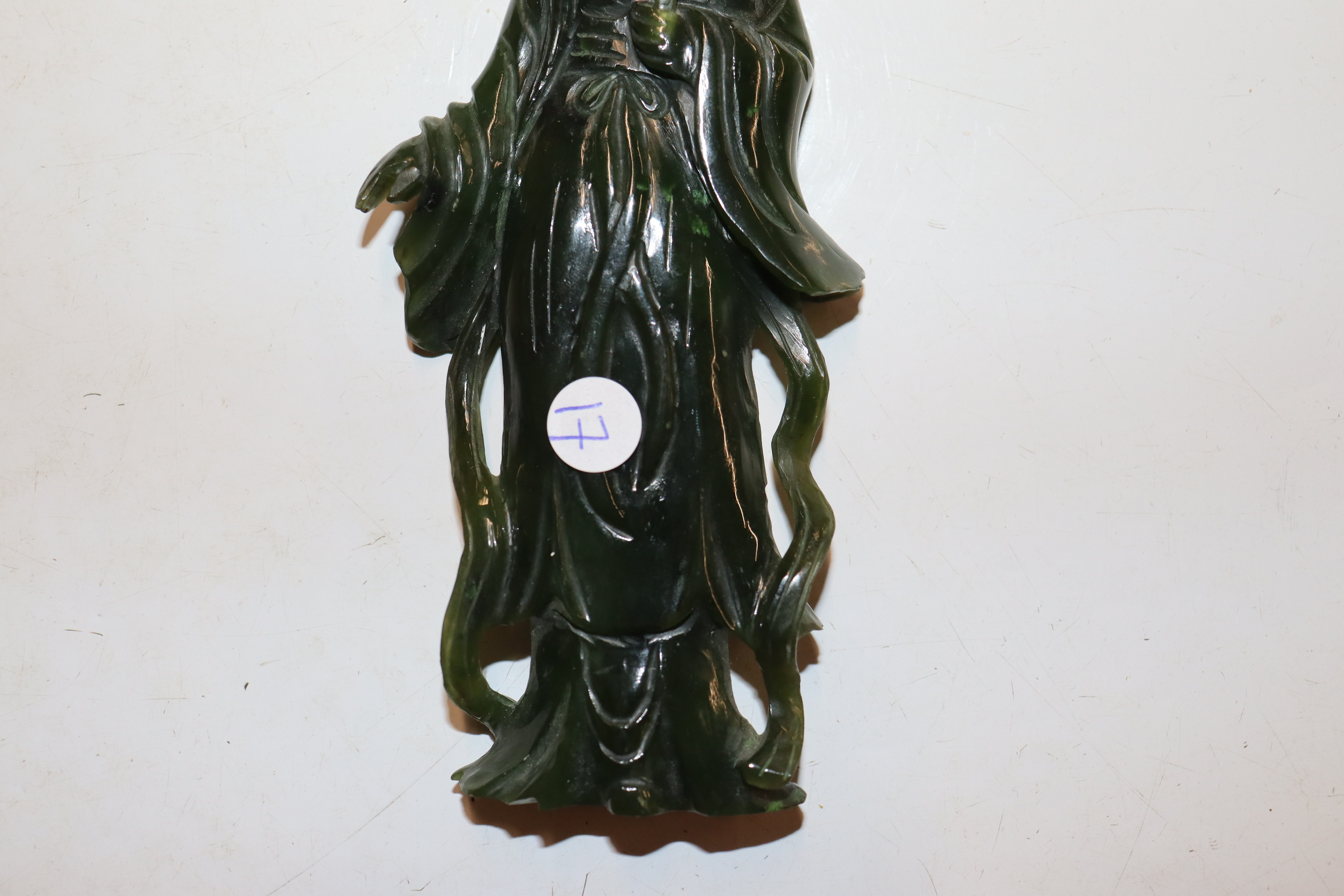 A late 19th Century Chinese carved hardwood stand - Bild 10 aus 52