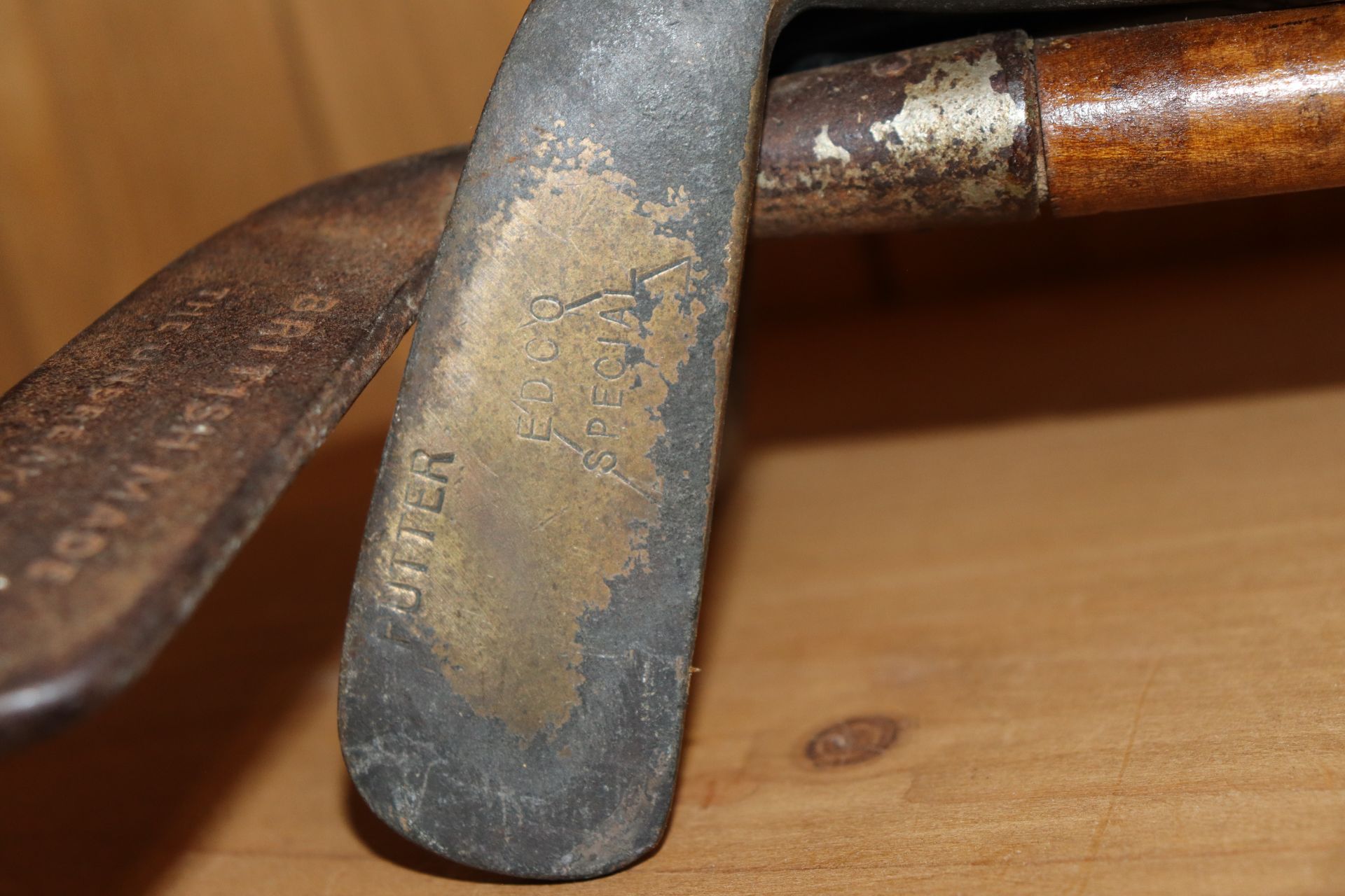 A bundle of vintage putters - Image 2 of 5