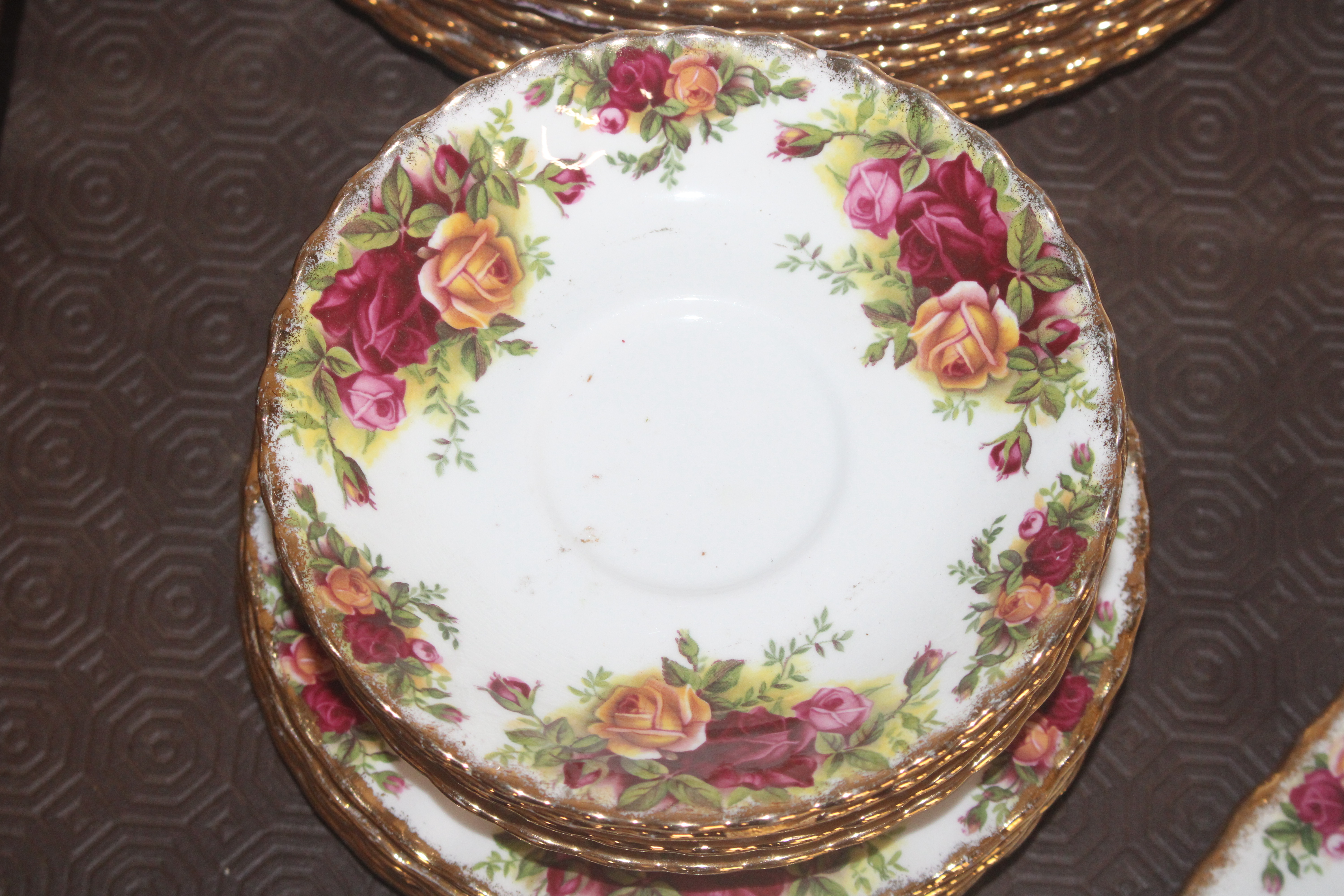 A collection of Royal Albert "Old Country Roses" t - Image 2 of 7