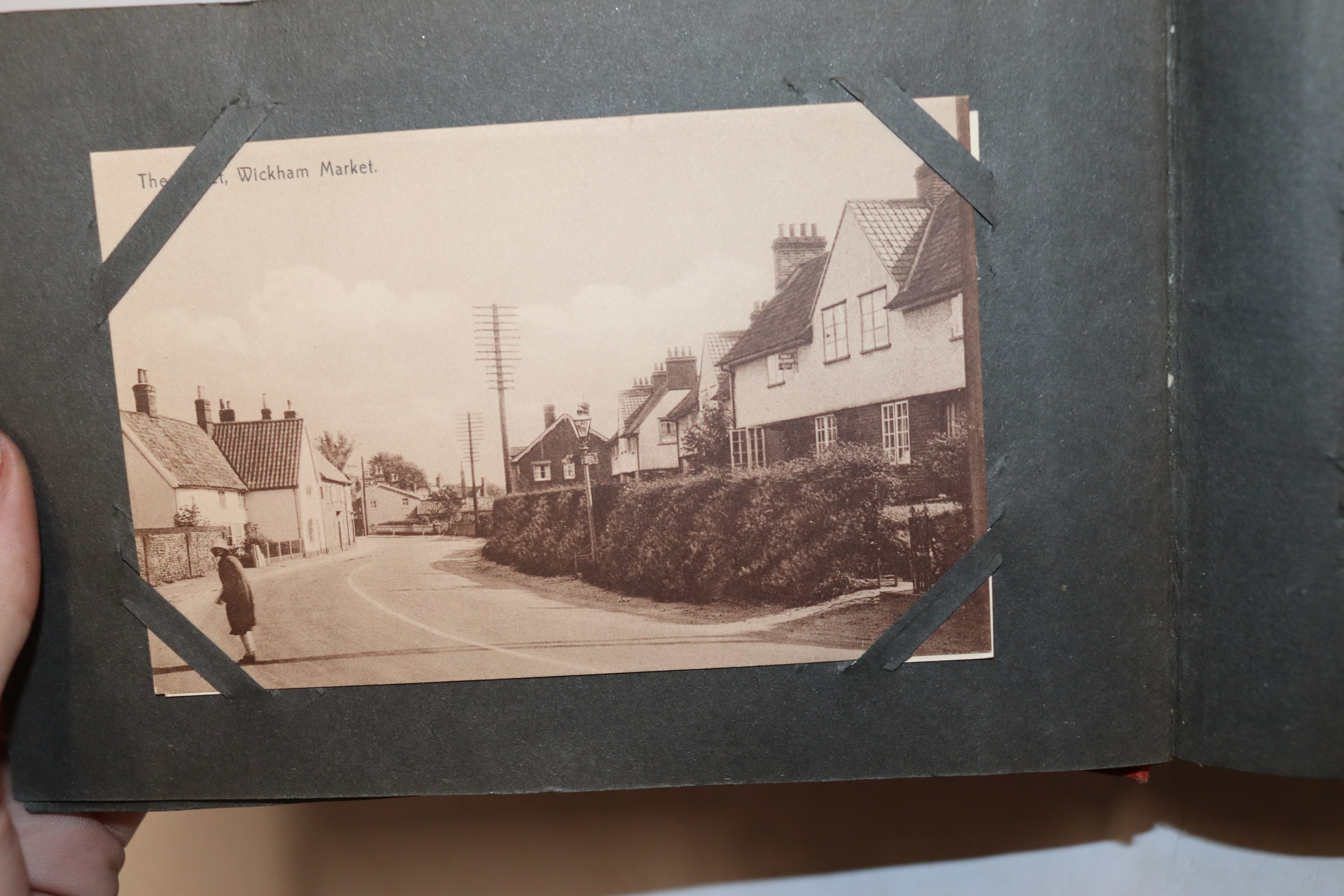 A post-card album and part contents of early 20th - Image 11 of 12