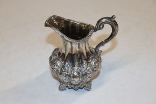 A silver jug, approx. 6oz (243gms)