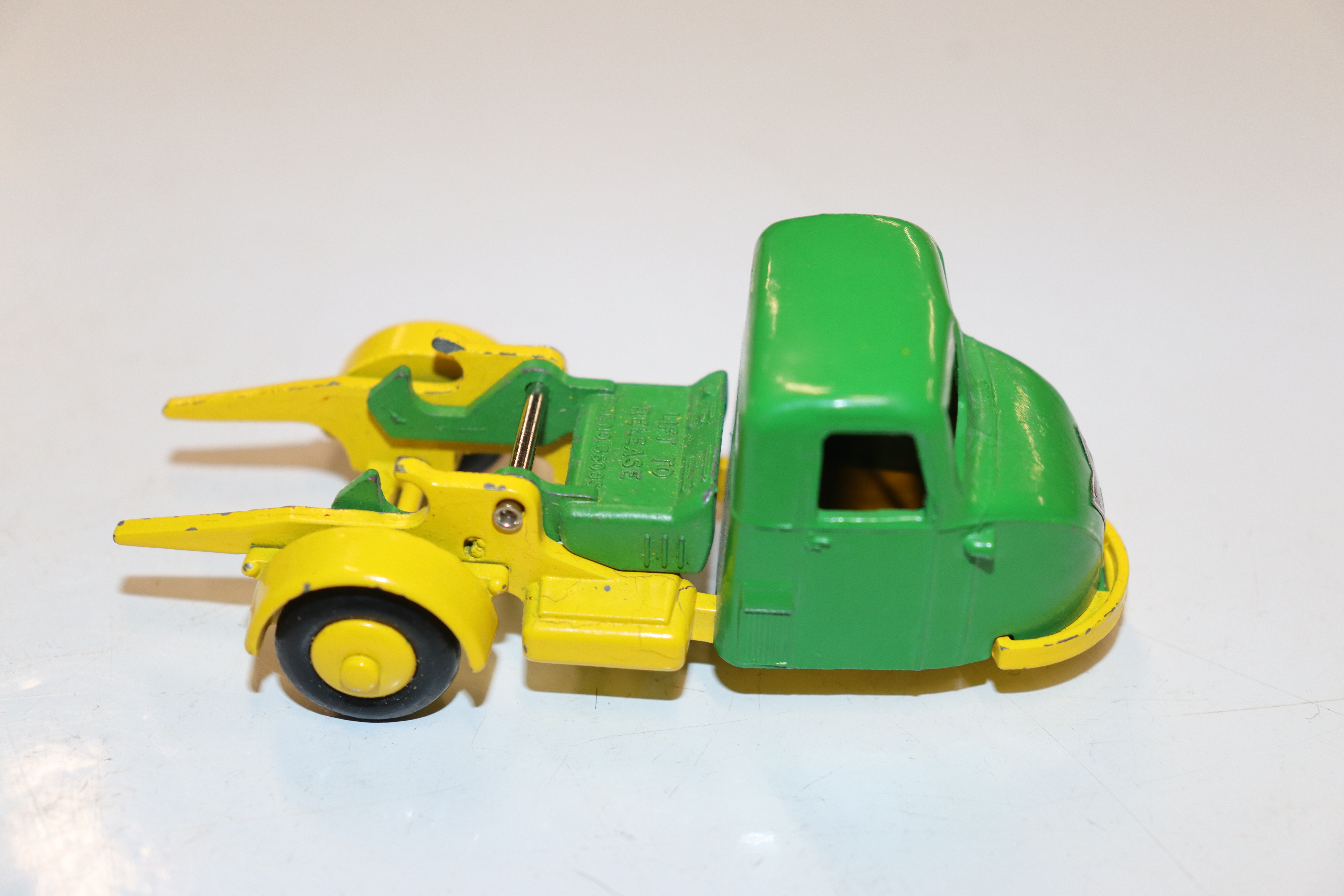 A Crescent Toy Co. Ltd. scammell scarab and tanker - Image 2 of 19