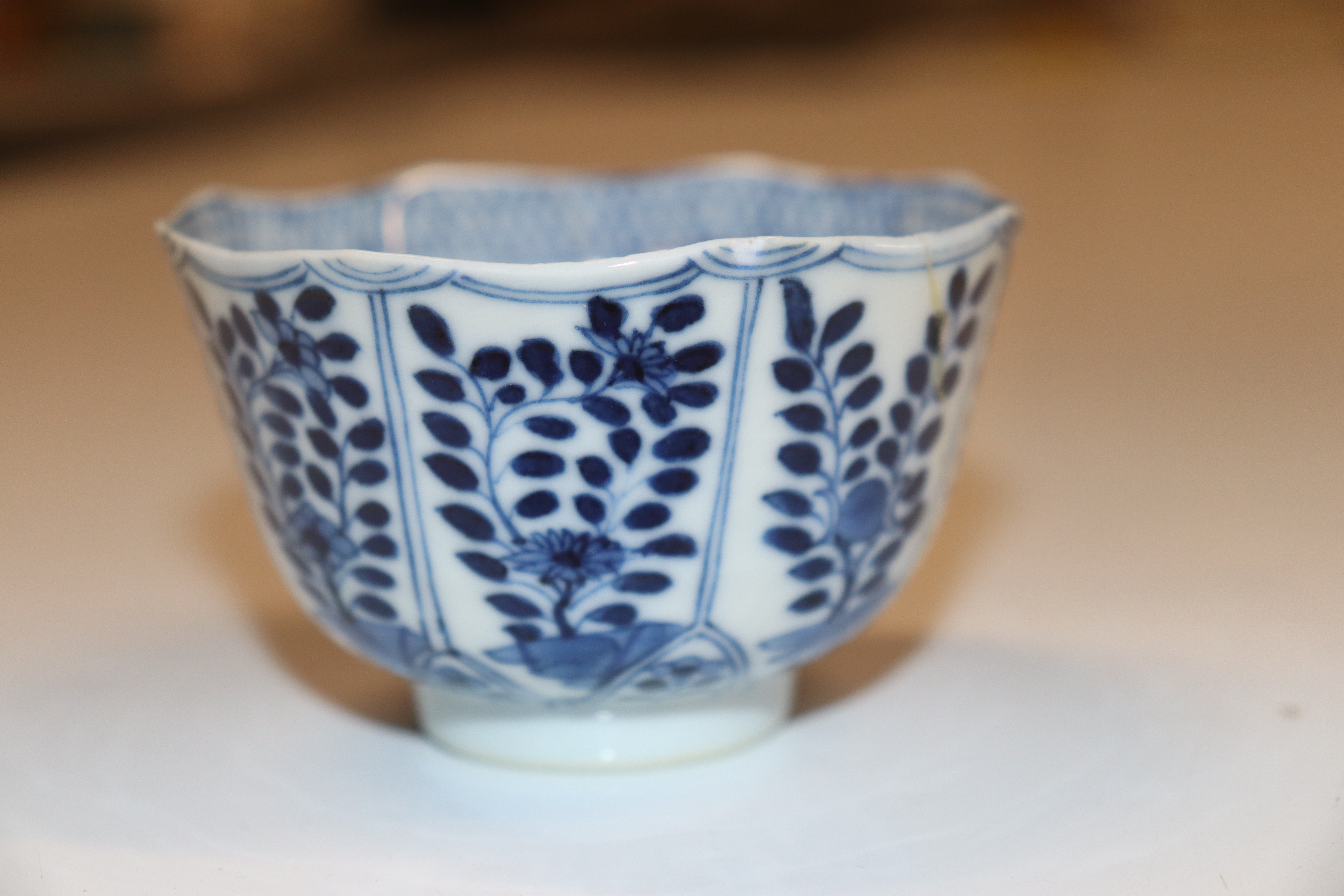 An Oriental blue and white blue decorated with fis - Image 11 of 34