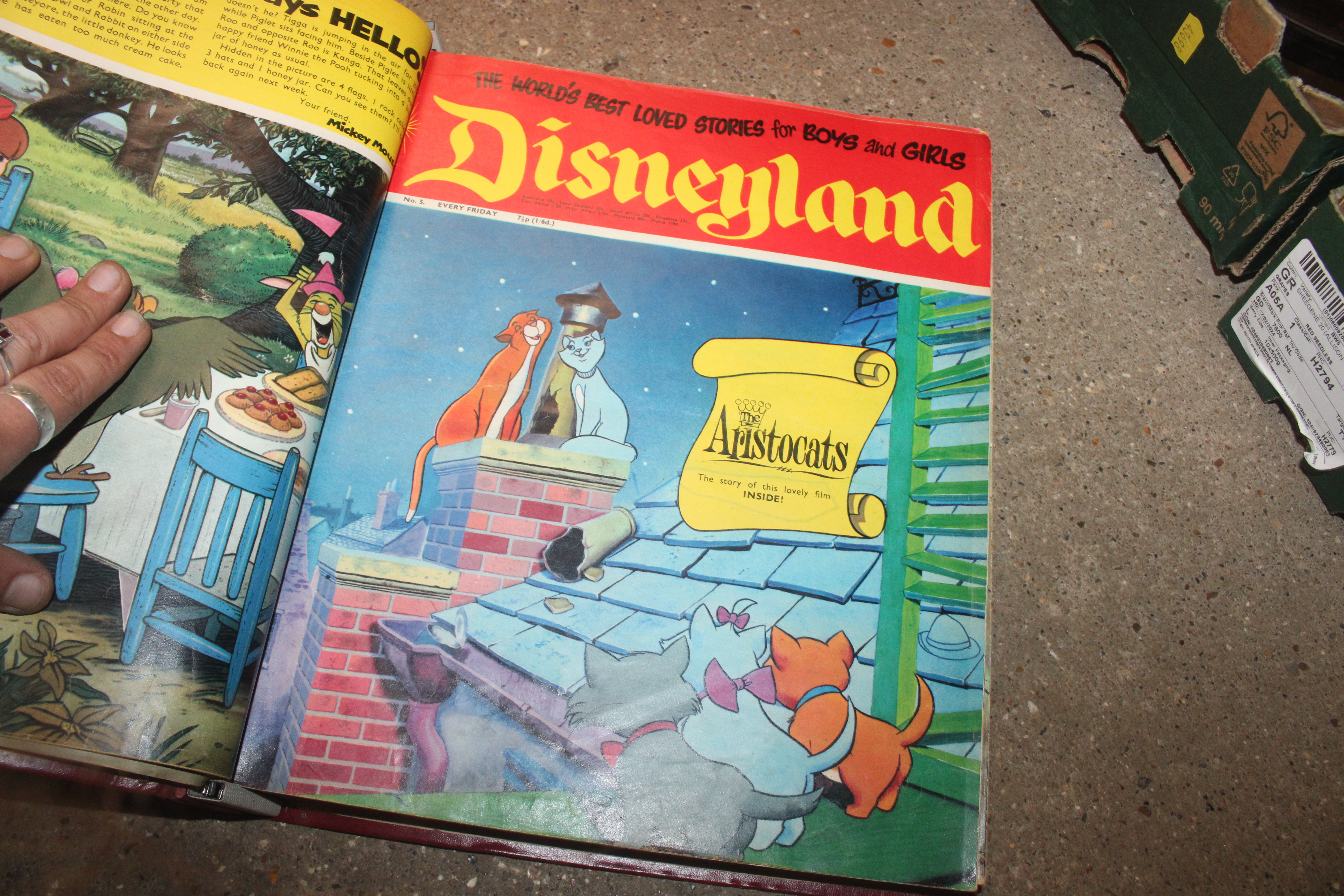 Seven folders of "Disneyland" comic magazines - Image 15 of 29