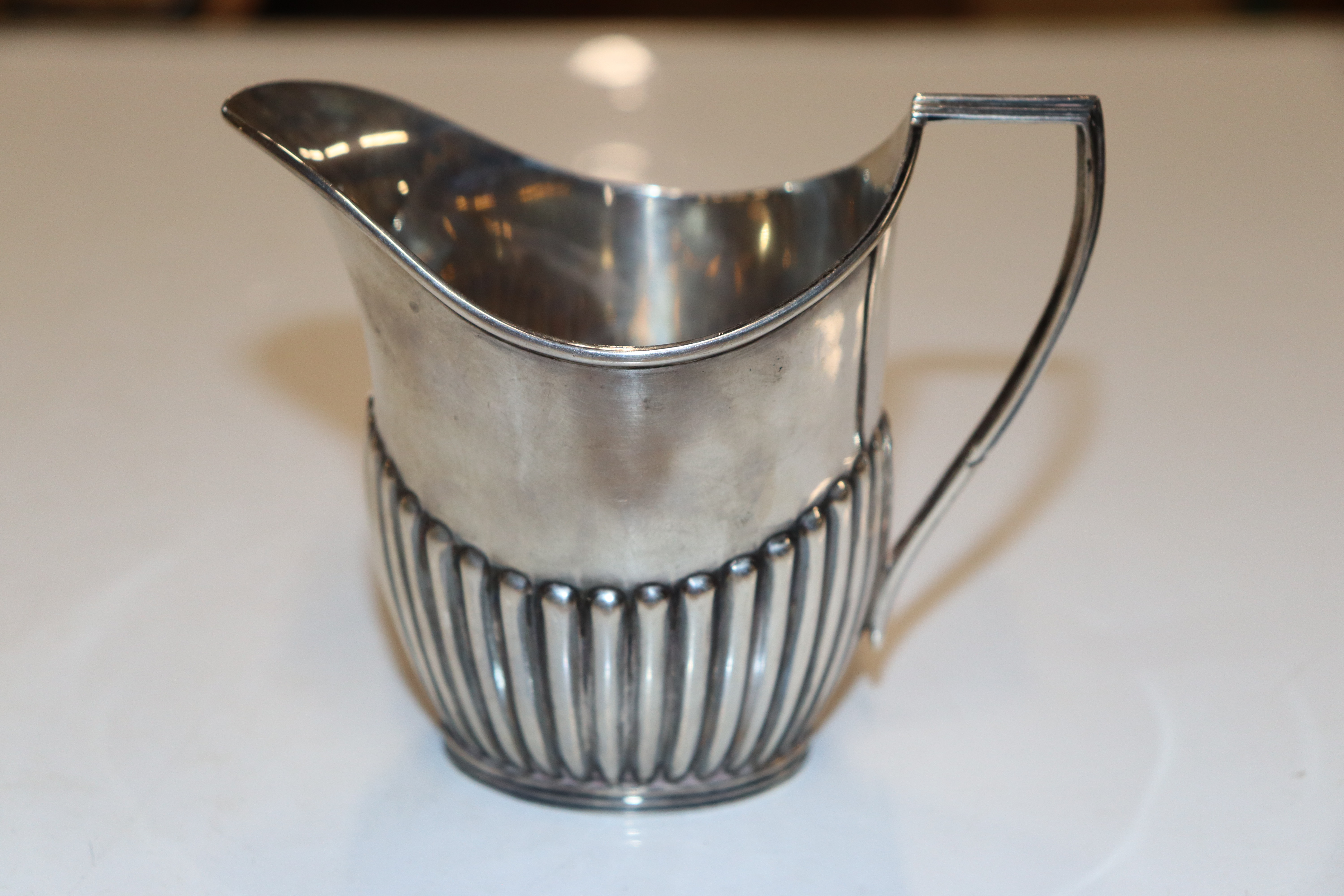 A Mappin & Webb silver half fluted three piece tea set, approx. total weight 21oz (796gms) - Image 6 of 15