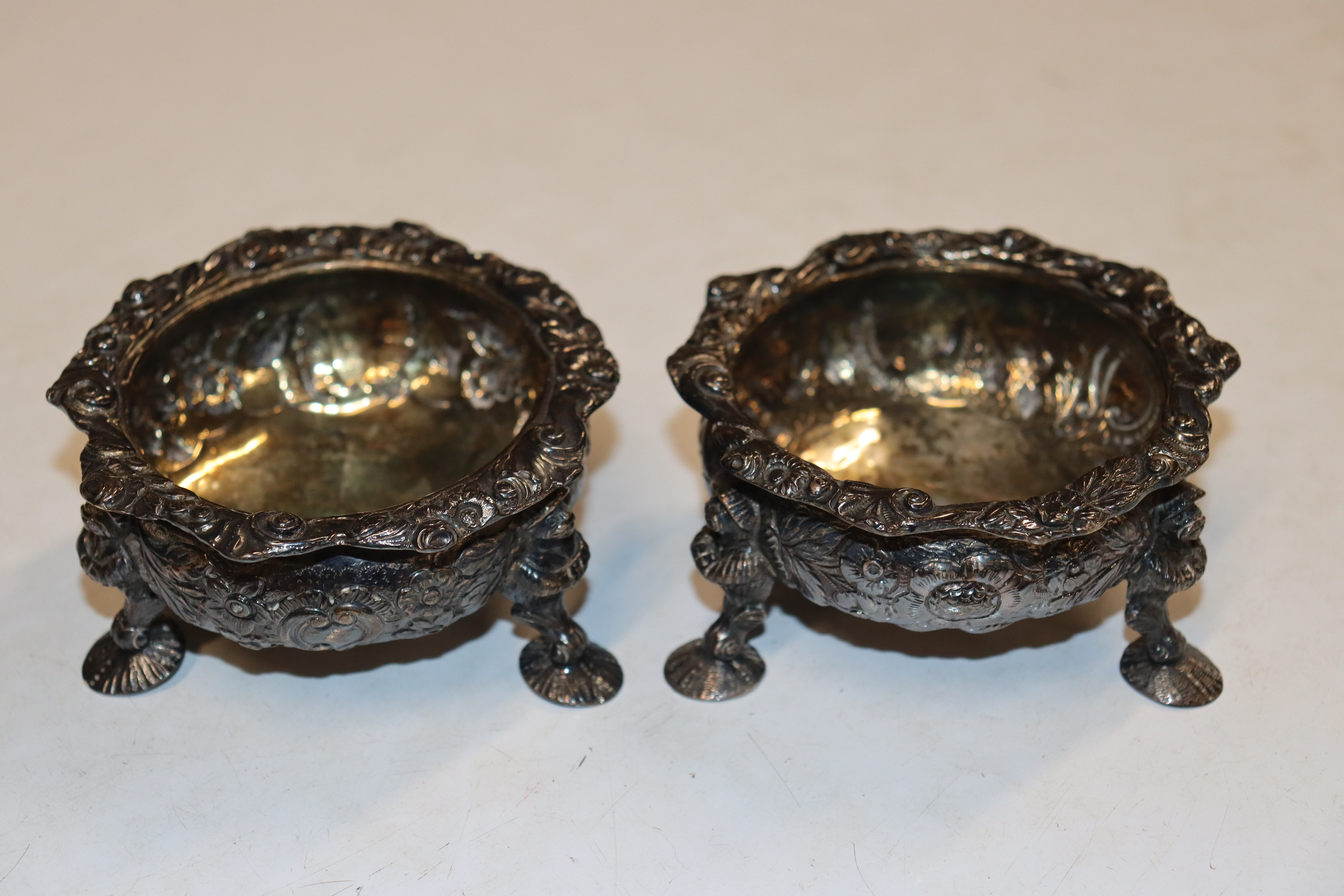 A pair of silver salts, approx. 9.5oz (359gms)