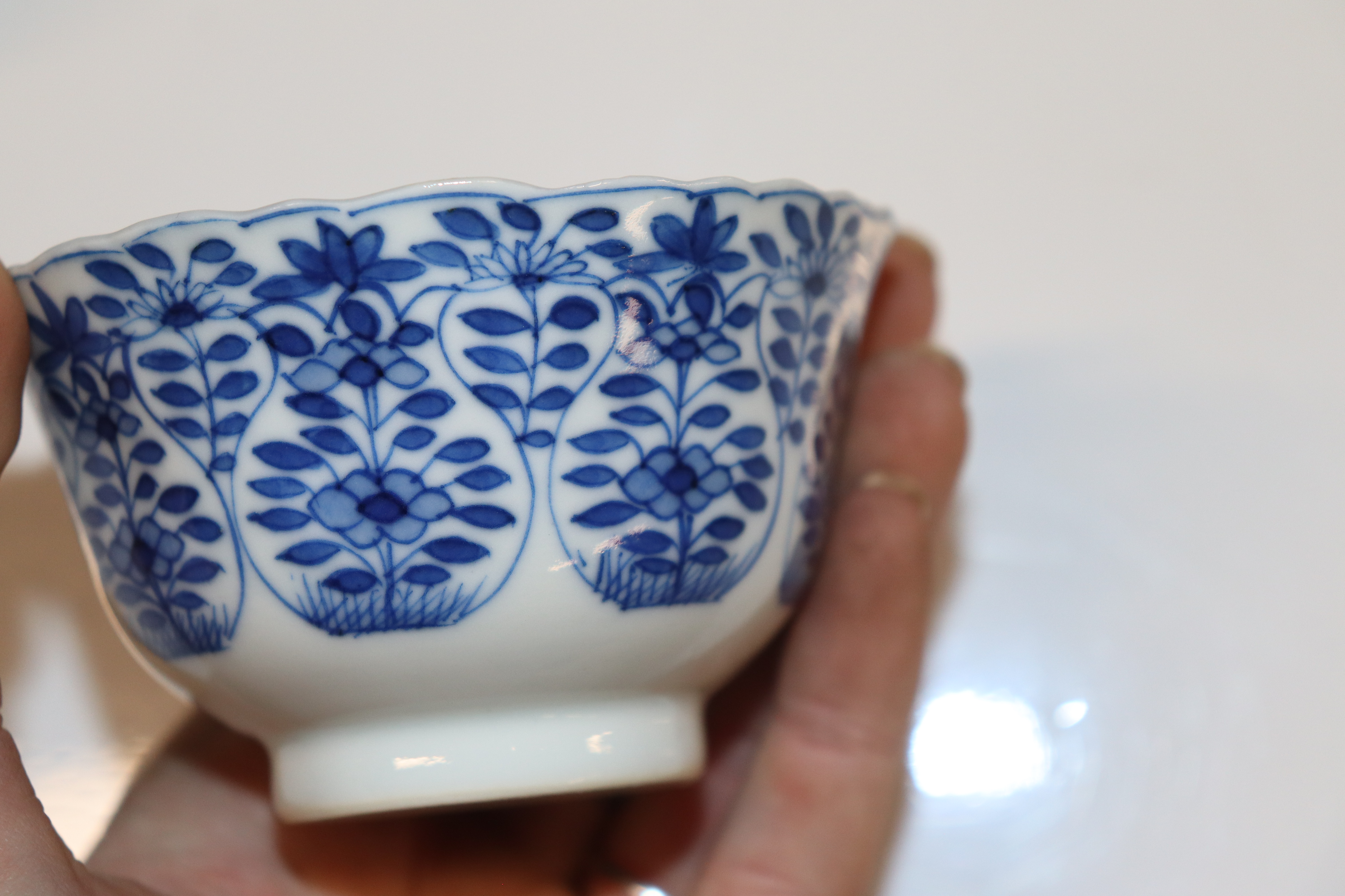 An Oriental blue and white blue decorated with fis - Image 18 of 34