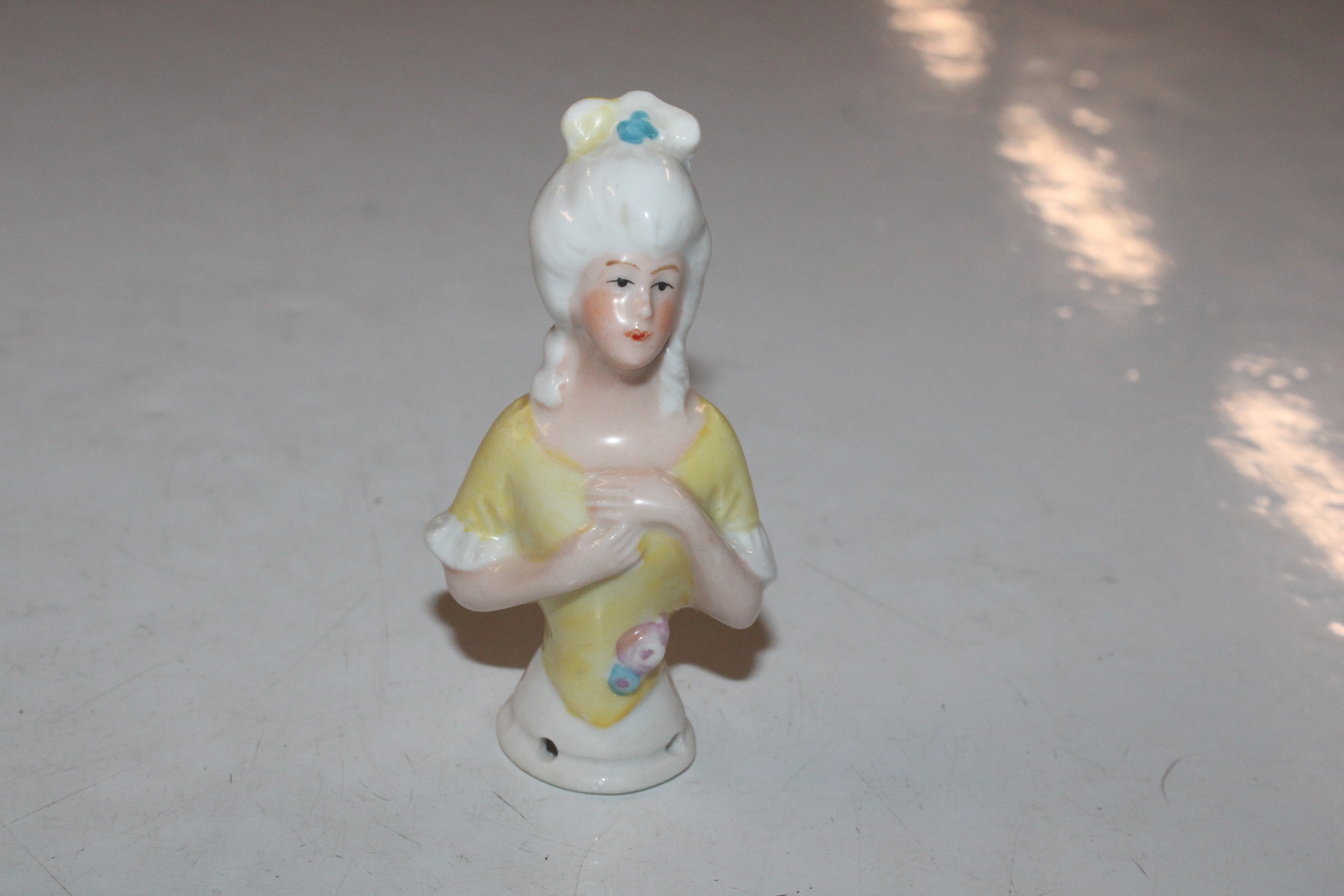 Three porcelain pin dolls - Image 7 of 12