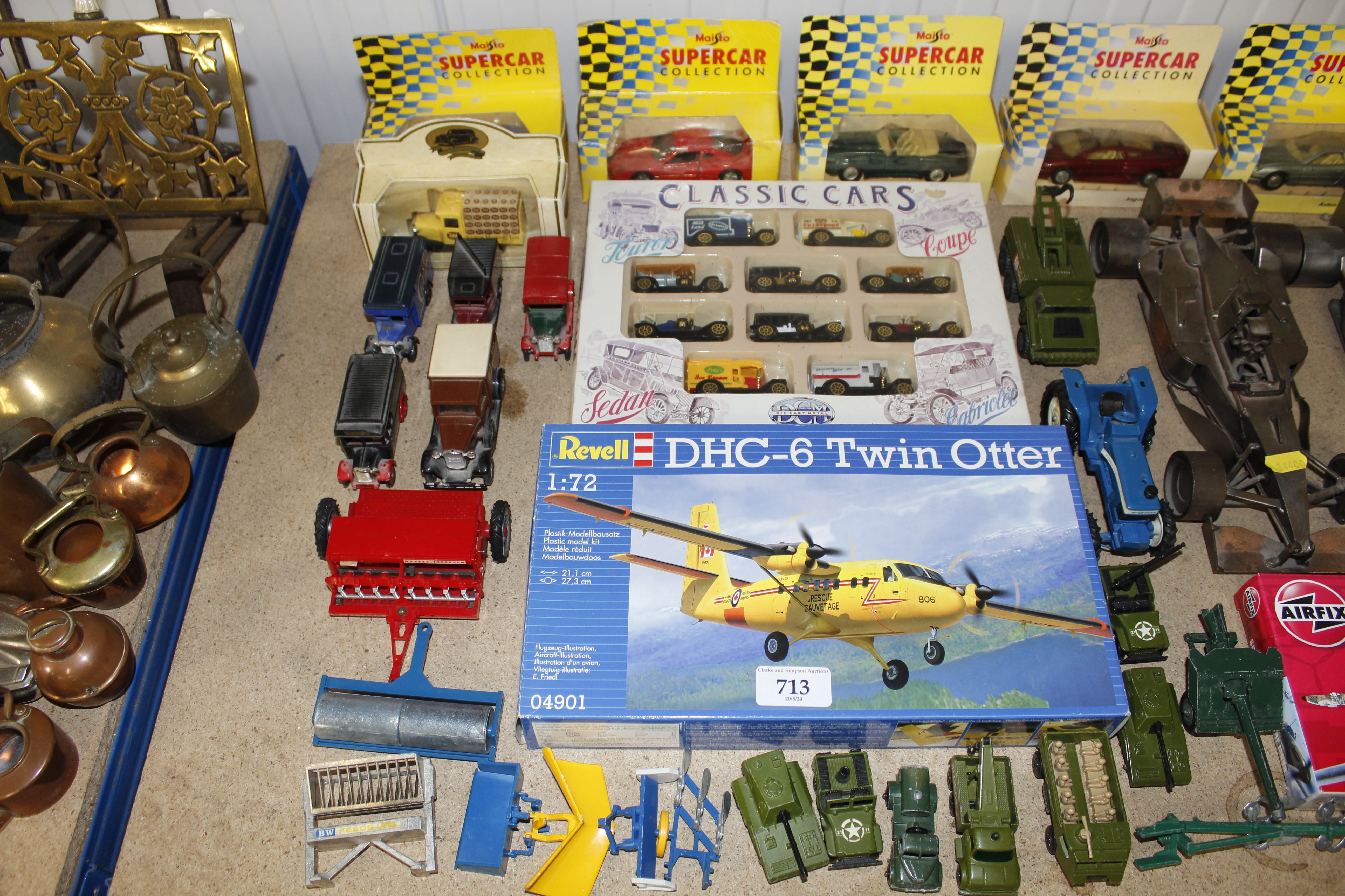 A collection of boxed and unboxed die cast model v - Image 2 of 3