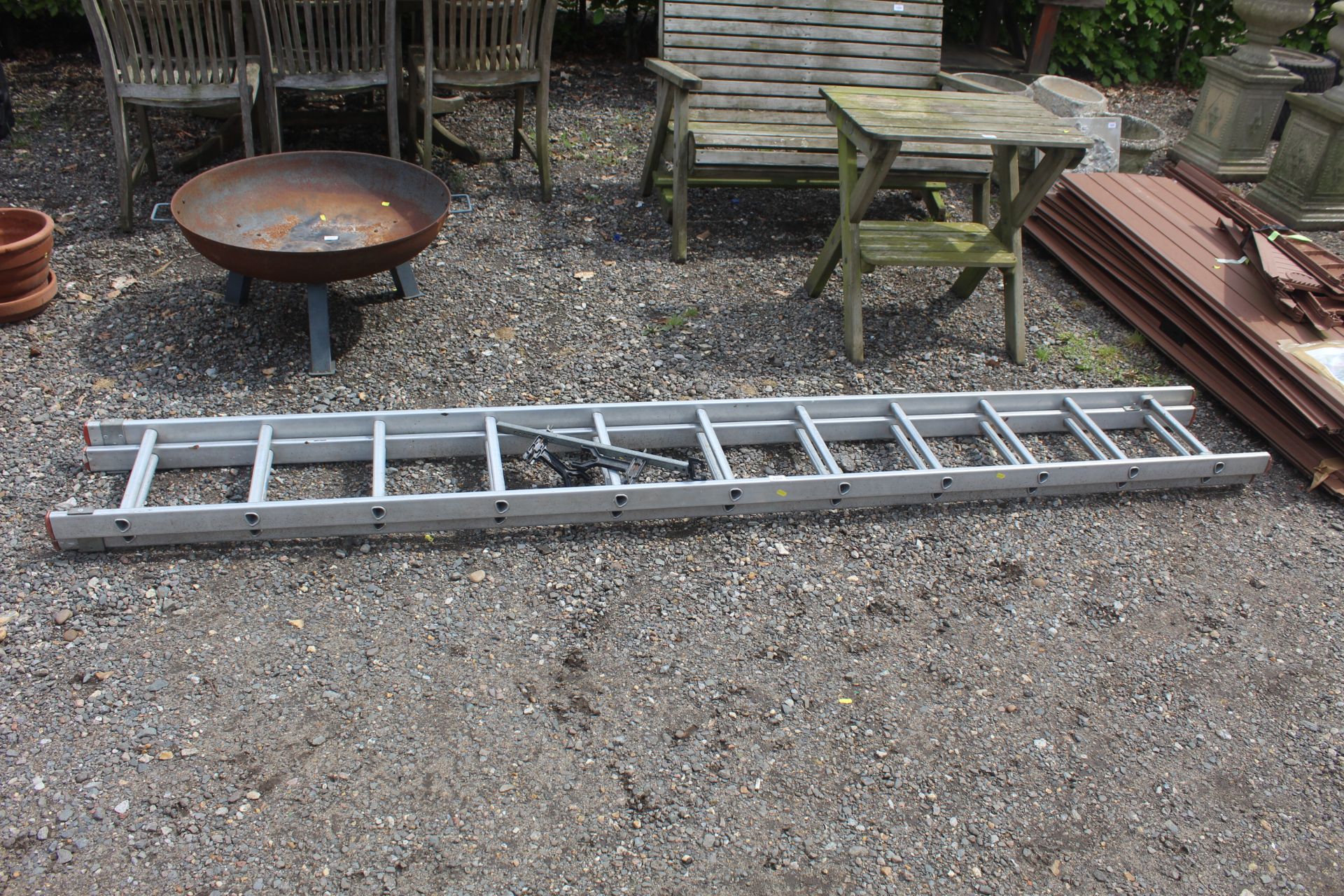 An aluminium extending ladder