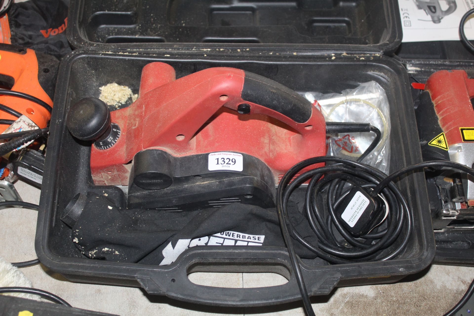 A Xtreme PPLN823N 240v planer in fitted plastic ca