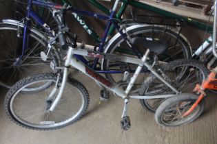 A child's Raleigh Void mountain bike with 3x 5 spe