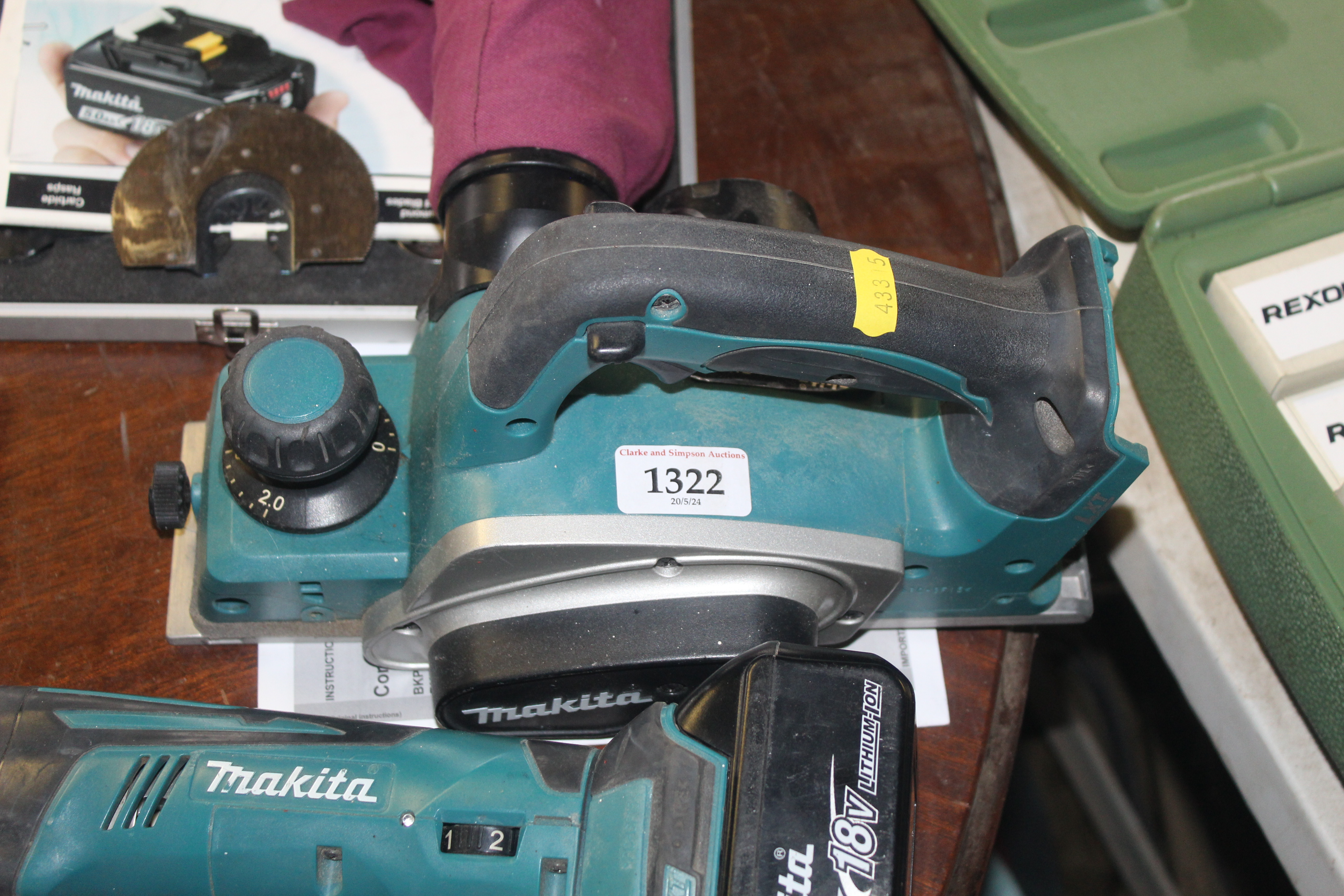 A Makita BKP180 cordless electric planer with manu - Image 3 of 3