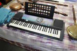 A Yamaha PSR-185 keyboard