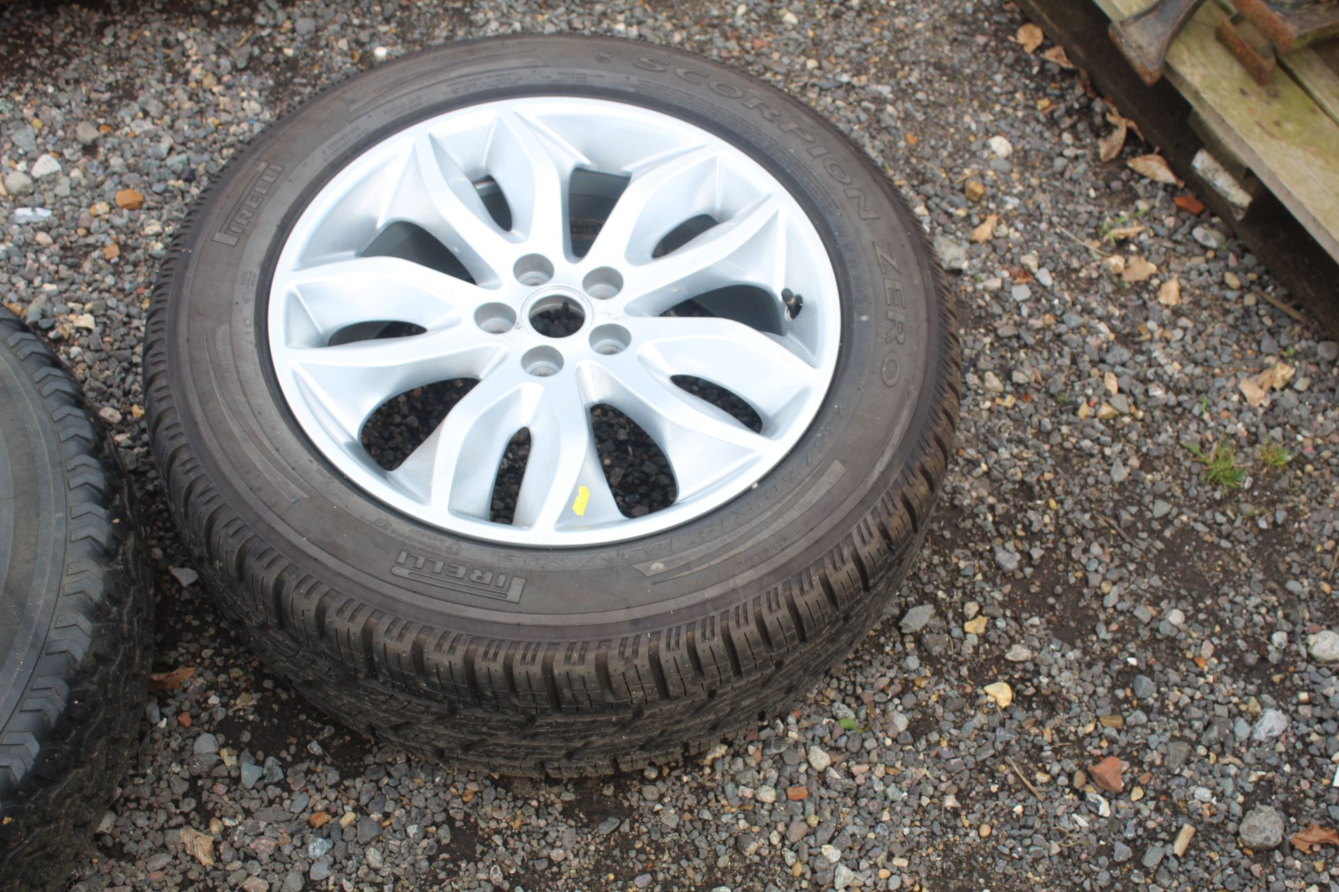 A Land Rover Defender wheel and tyre and a Land Ro - Image 3 of 3