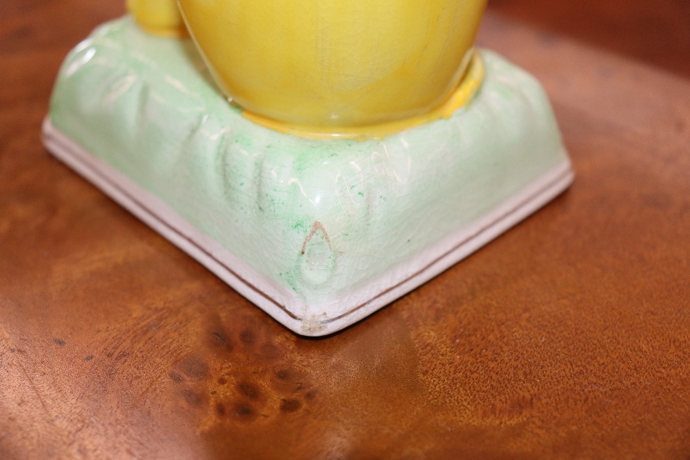 A pair of Staffordshire yellow glazed figures of seated cats on cushions, 20cm high - Image 10 of 18