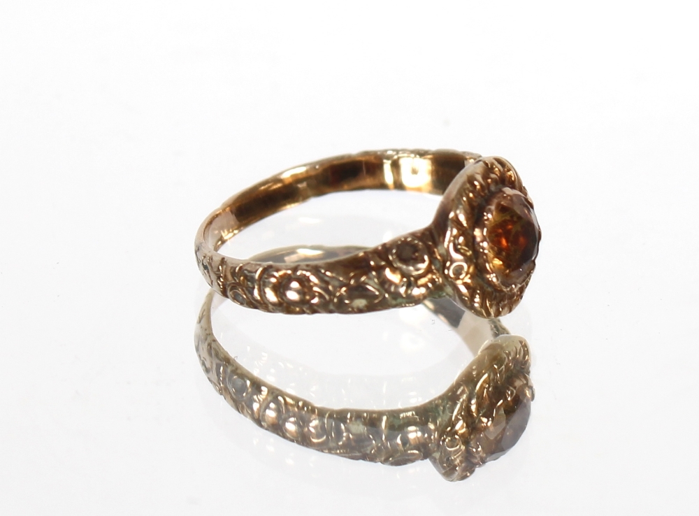 A Victorian gold and citrine set dress ring AF, 2.1gms. Size L/M See further images on the online - Image 3 of 25