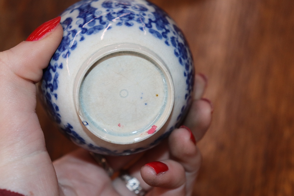 A late 18th Century Worcester blue and white bowl decorated ho ho birds underglaze blue crescent - Bild 15 aus 48