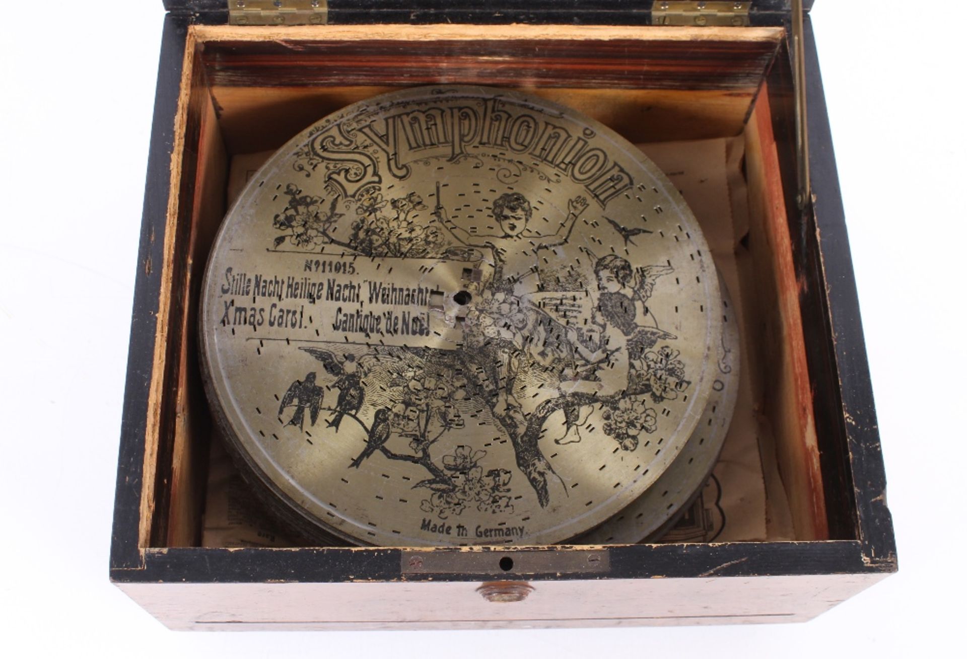 A Symphonion table model polyphon, in walnut case inscribed "Note Tune Plaque No. 48" and a - Image 9 of 9