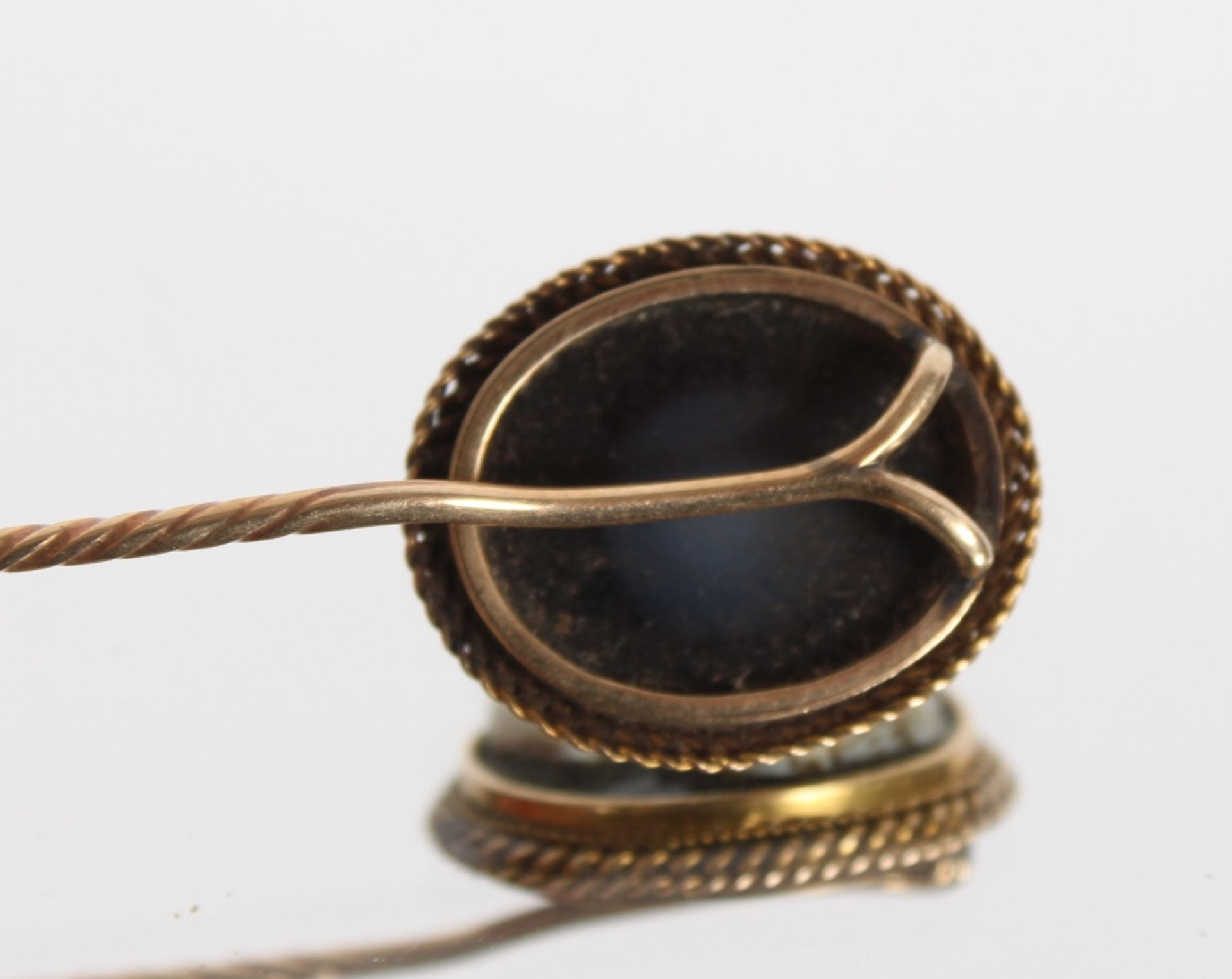 A cased gold stick pin with cameo set terminal - Image 4 of 4