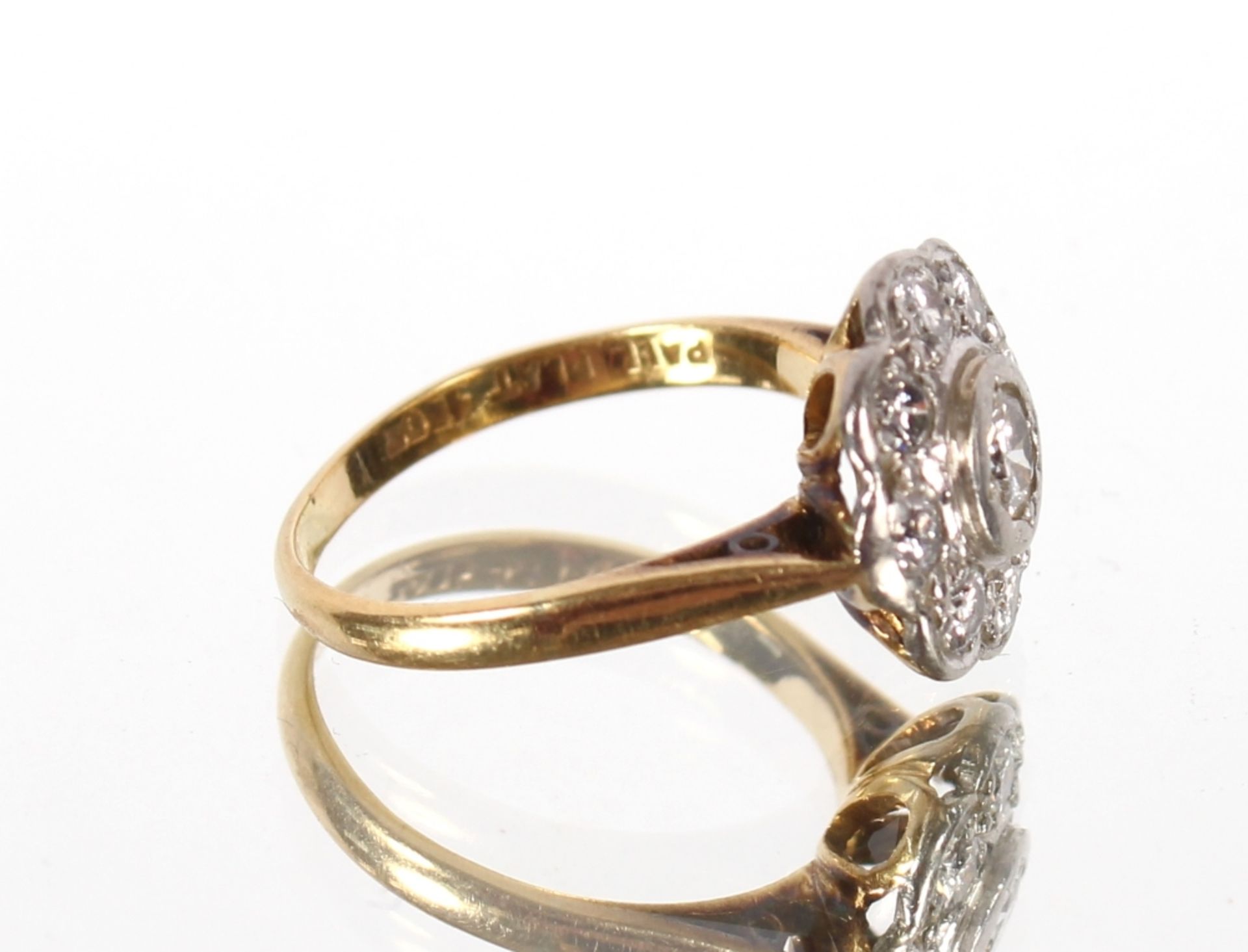 A Victorian diamond daisy shaped cluster ring, 18ct gold, 3.4gms, ring size L - Image 3 of 5