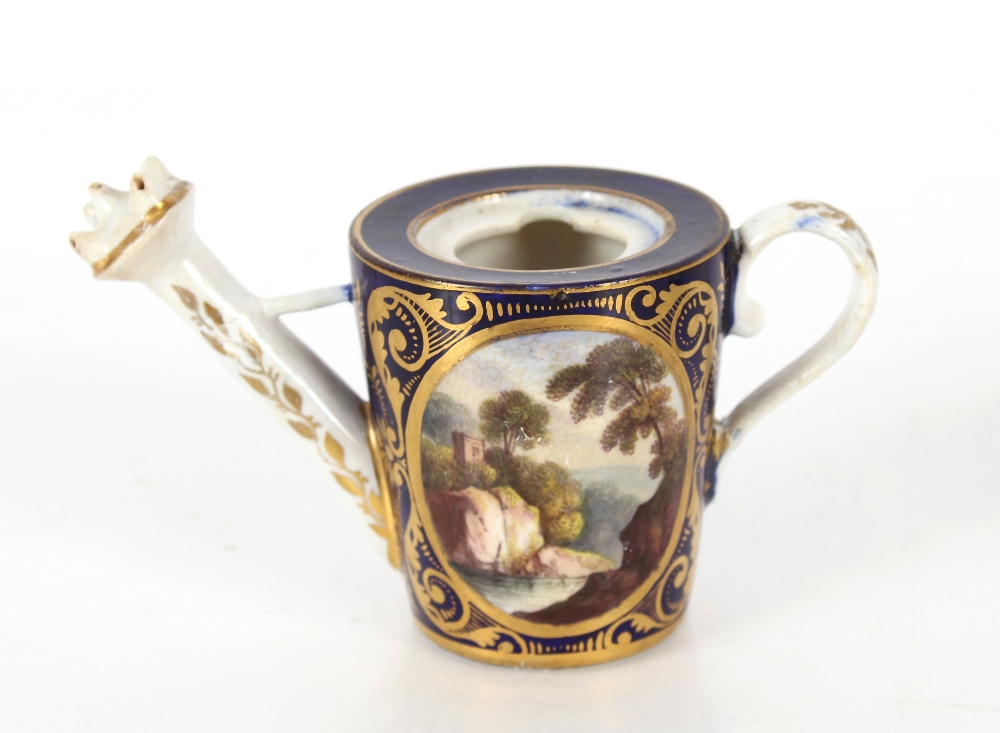 An early English porcelain coffee can, decorated in the Chinese manner; an 18th Century porcelain - Bild 2 aus 52
