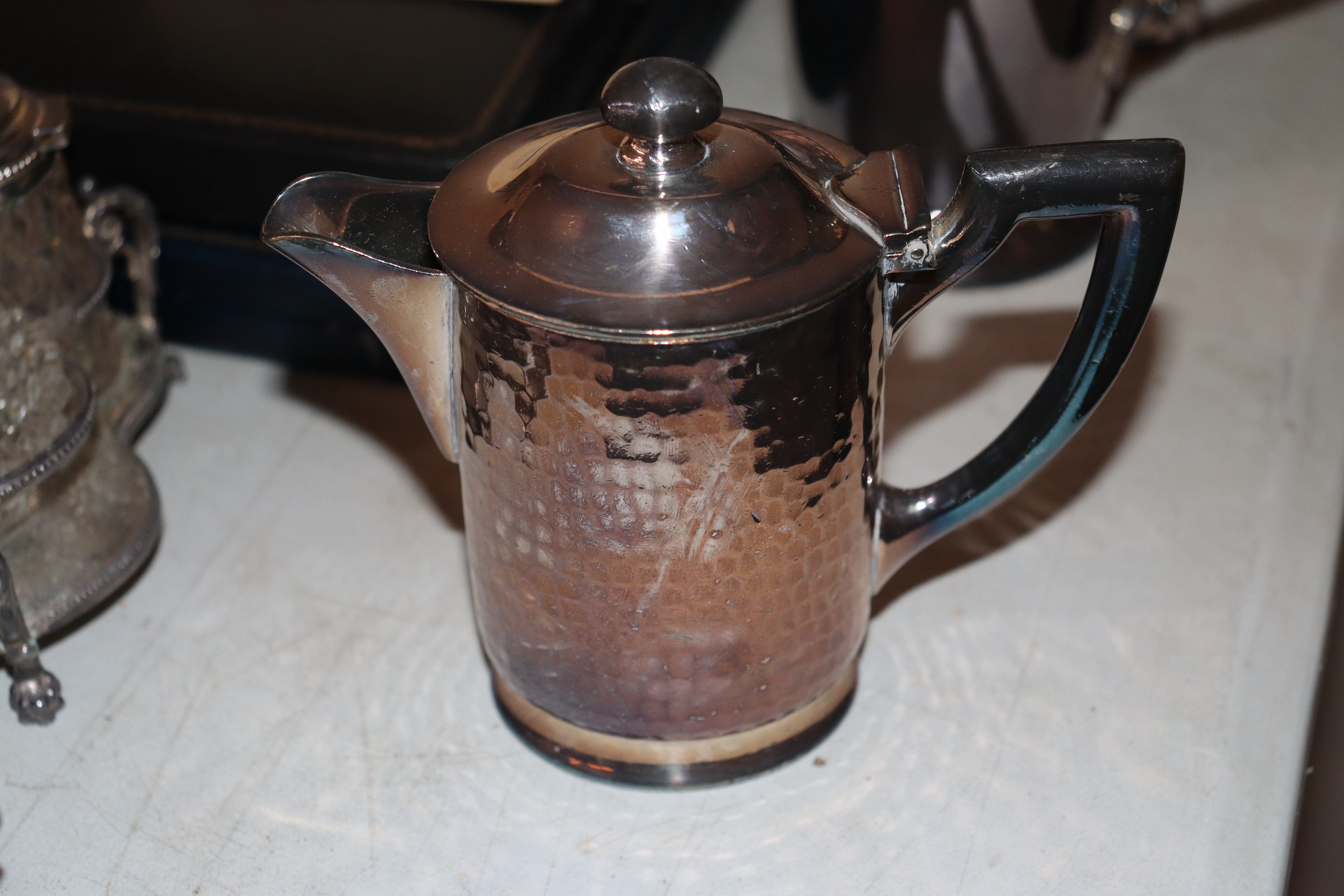 A quantity of various plated ware to include an etched glass claret jug; coffee and hot water - Image 5 of 9