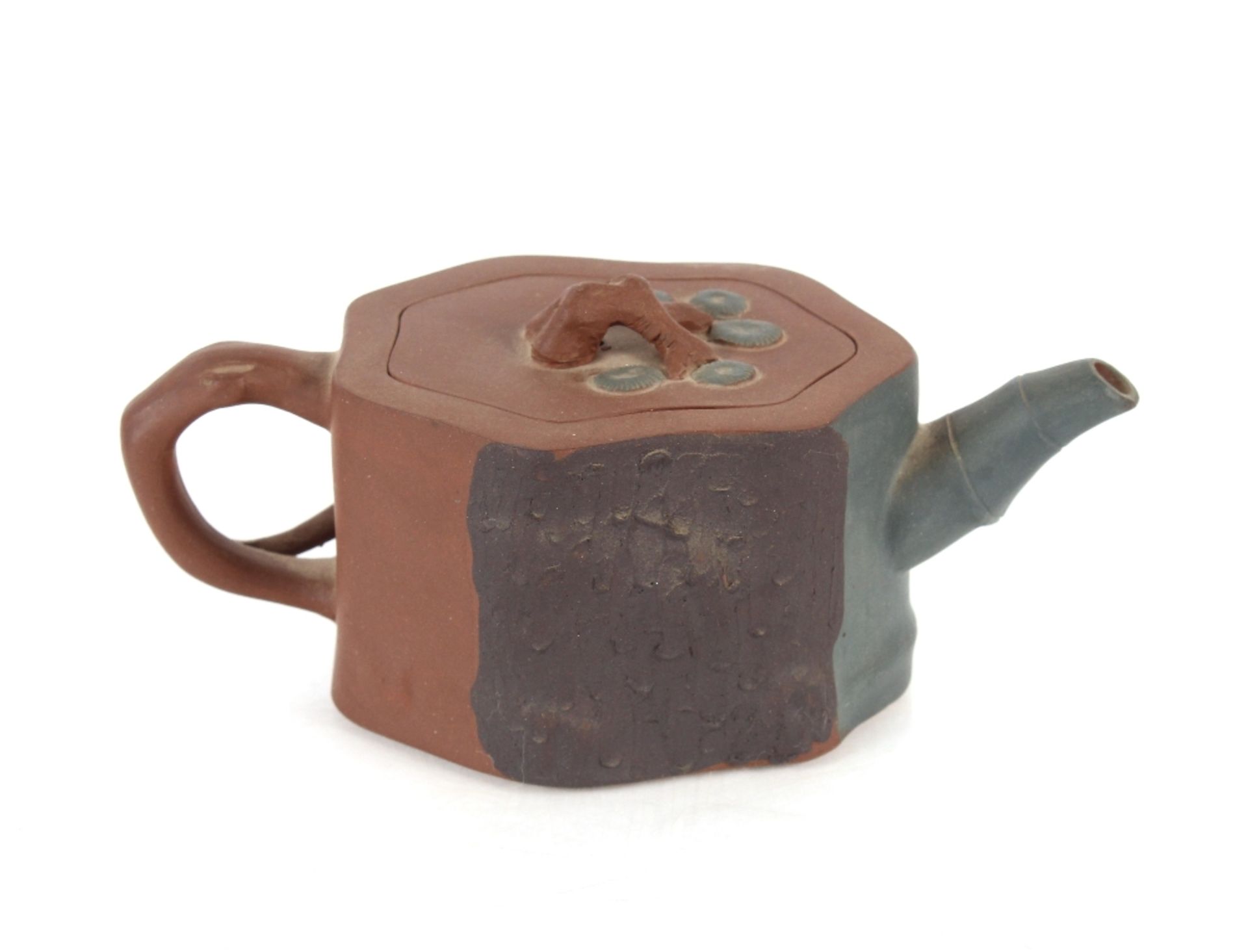 A small Chinese Yixing clay teapot, having raised foliate decoration, seal mark to base, 16cm - Image 2 of 5