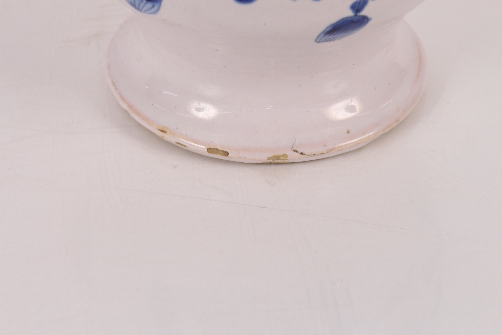 A fine London Delft wet drug jar, decorated in blue, the scrollwork panel inscribed "O:Mastichin" - Image 5 of 12