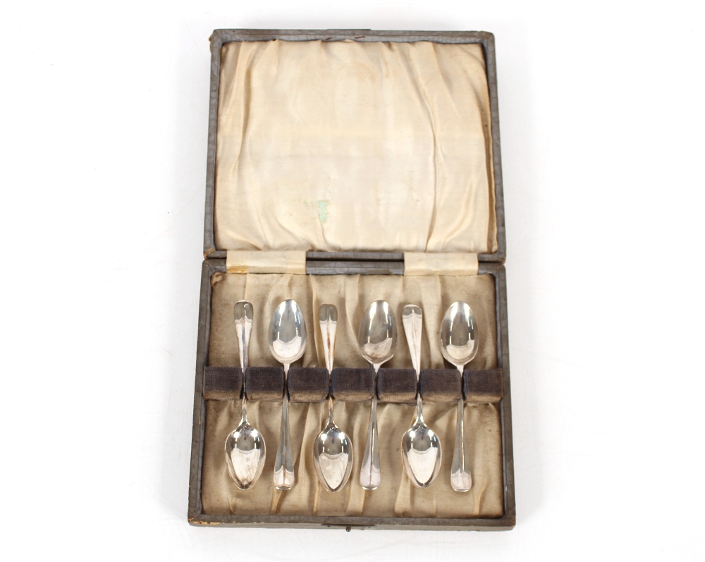 A cased set of six silver "Old English" pattern teaspoons, Sheffield 1918