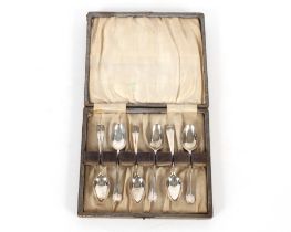 A cased set of six silver "Old English" pattern teaspoons, Sheffield 1918