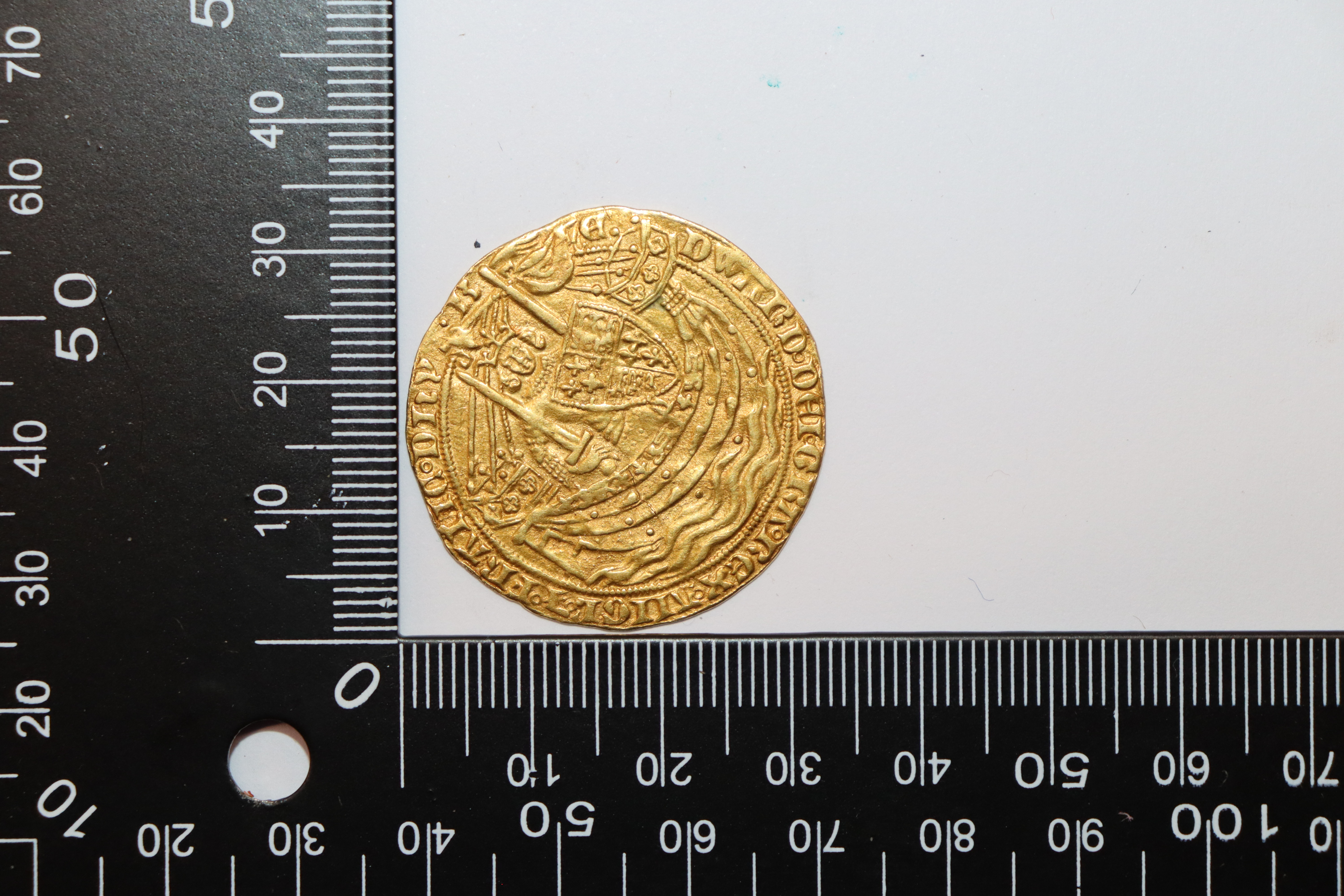 An Edward III noble, MM cross 3 (weight approx. 7.7gms) AF Condition report  The marks below the - Bild 3 aus 4
