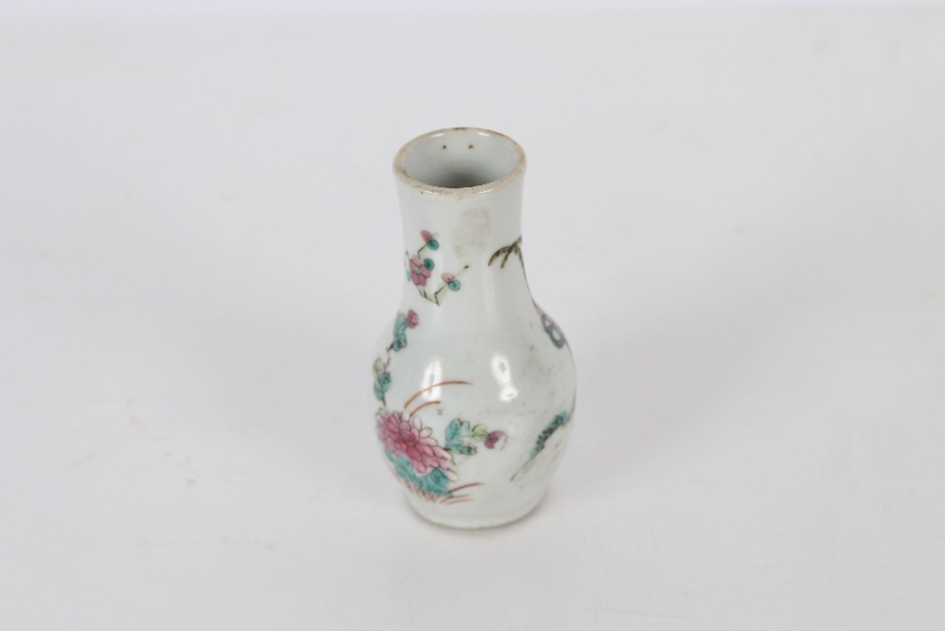 An early English porcelain coffee can, decorated in the Chinese manner; an 18th Century porcelain - Image 16 of 52