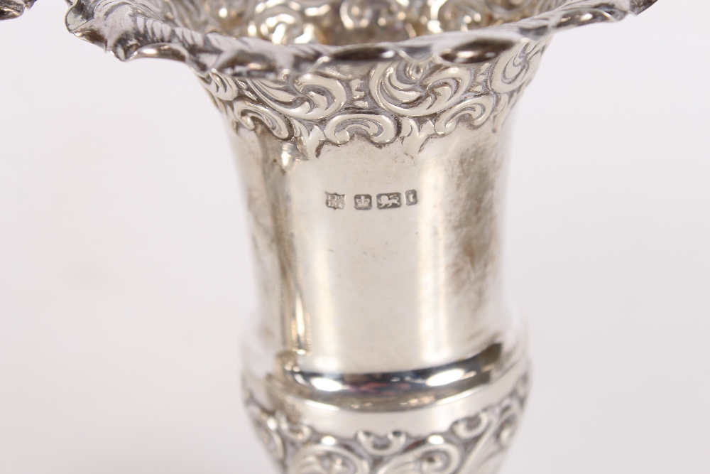 A pair of Edwardian silver urn shaped vases, Sheffield 1901, 13cm high - Image 2 of 2
