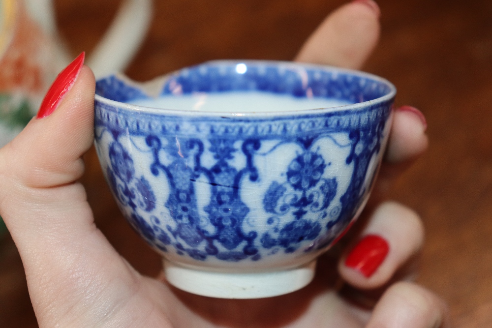 A late 18th Century Worcester blue and white bowl decorated ho ho birds underglaze blue crescent - Bild 21 aus 48