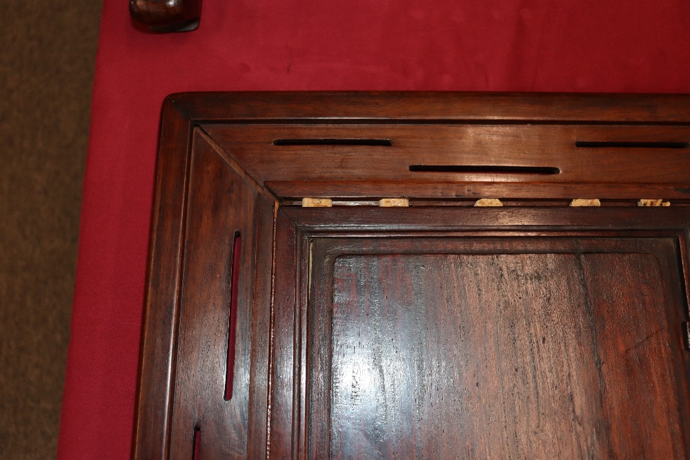 A Chinese hardwood and porcelain table screen, circa 1900, the porcelain panel approx. 39cm x 25.5cm - Image 16 of 26