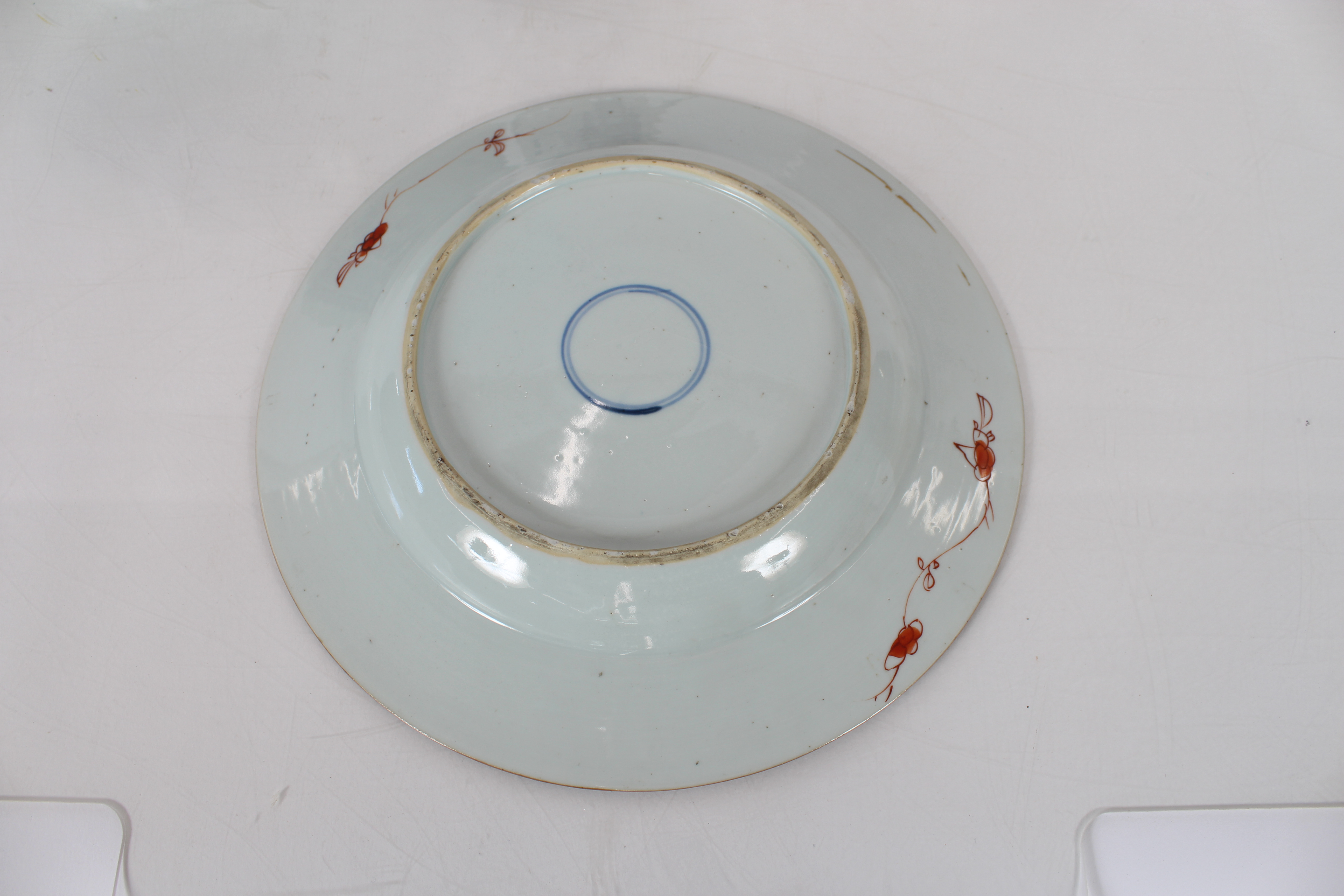 A Chinese Imari pattern shallow dish, 25cm dia.; a Chinese blue and white bowl decorated pagodas and - Bild 2 aus 26