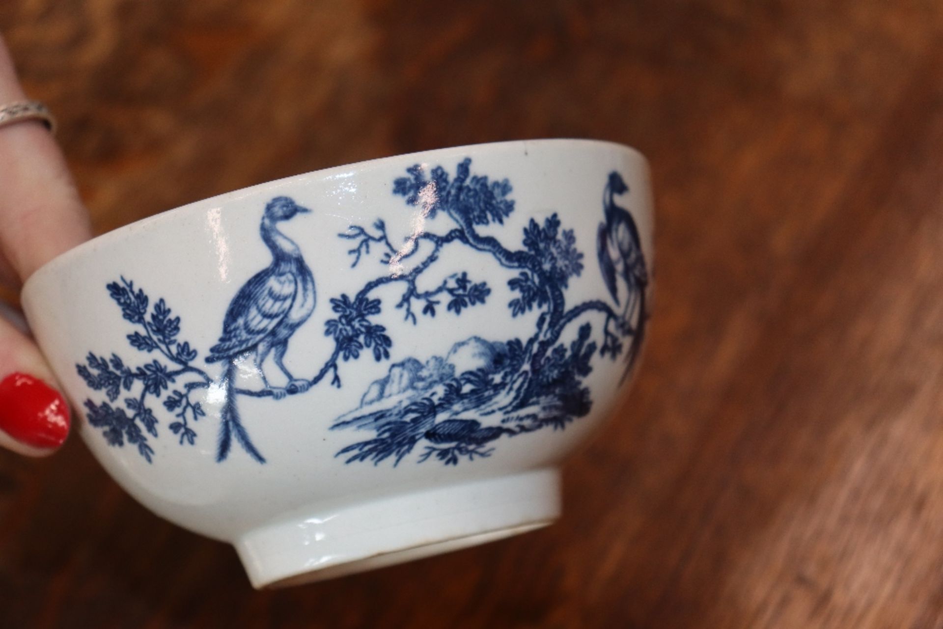 A late 18th Century Worcester blue and white bowl decorated ho ho birds underglaze blue crescent - Image 8 of 48