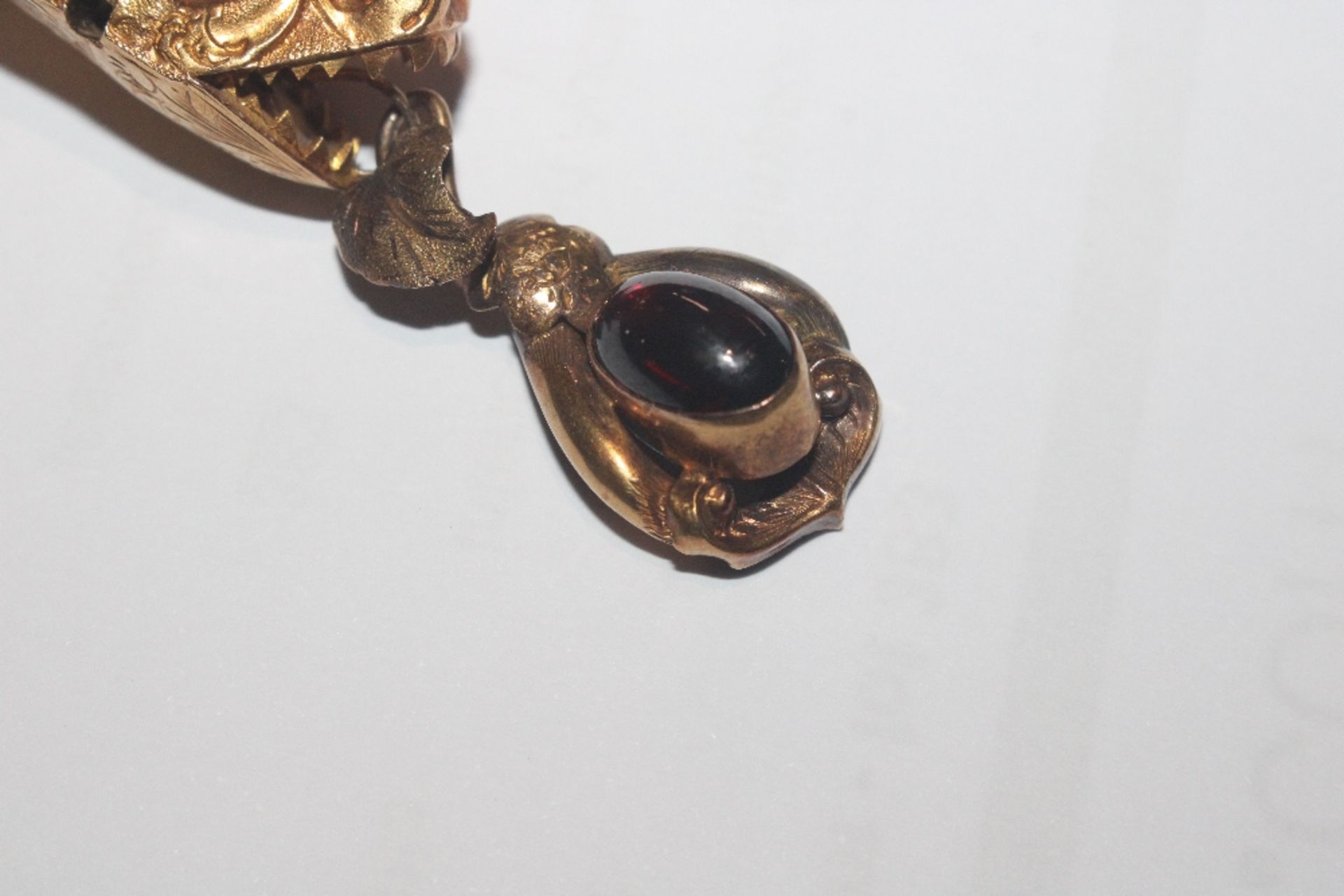 A Victorian yellow metal and garnet set serpent necklace, 18gms total weight, (tests as gold) in - Image 10 of 34