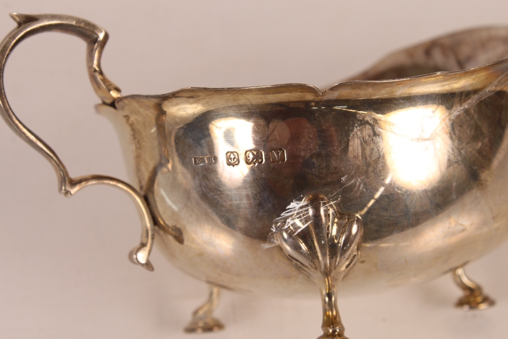 A George V silver cream jug, Birmingham 1920, 3ozs - Bild 2 aus 2