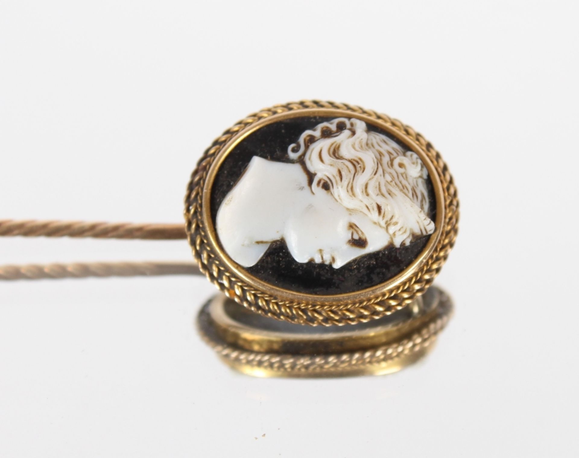 A cased gold stick pin with cameo set terminal - Image 3 of 4