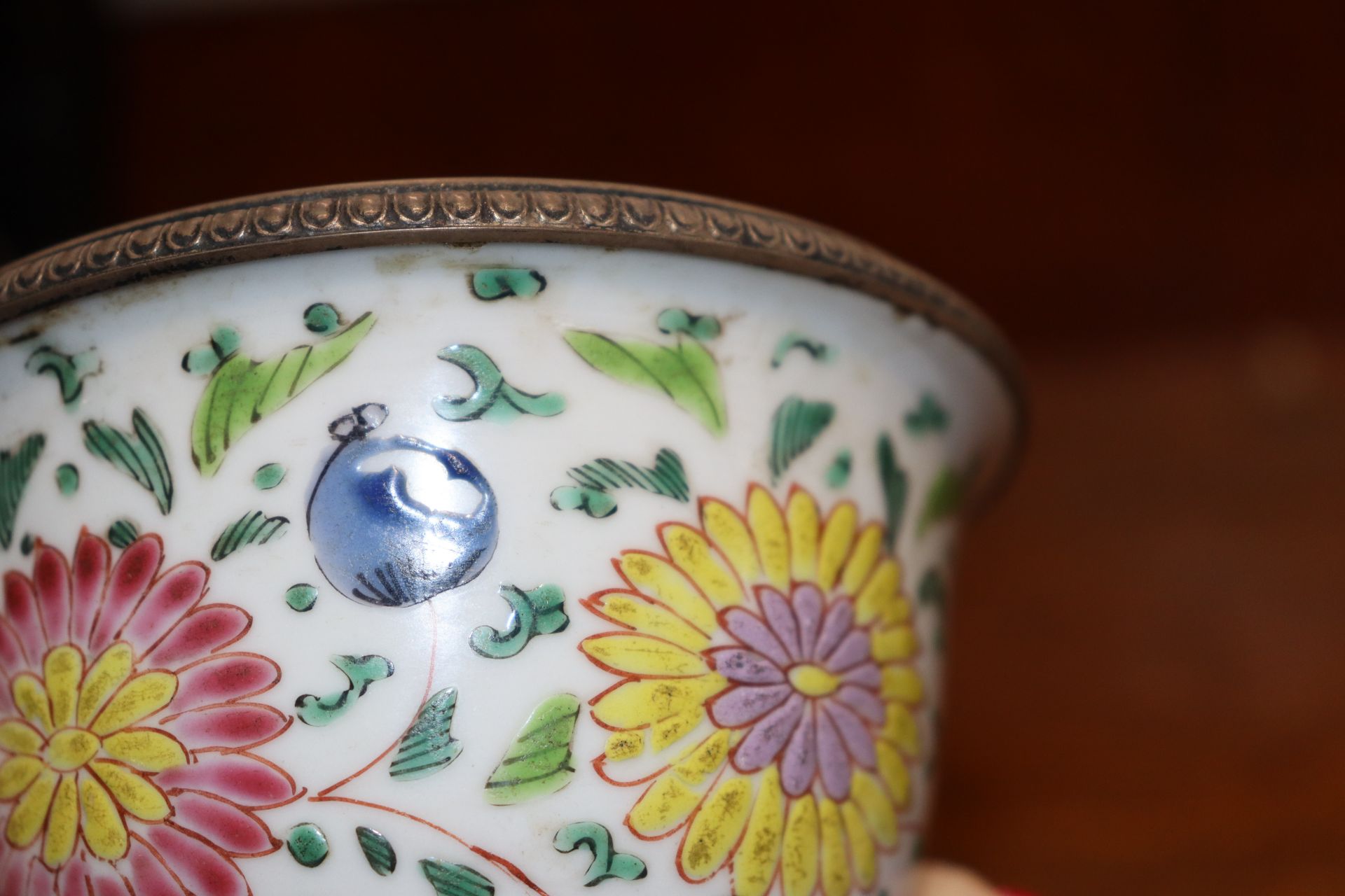 A rare and unusual 19th Century Chinese Canton incense pot, decorated with enamel decoration of - Image 15 of 23