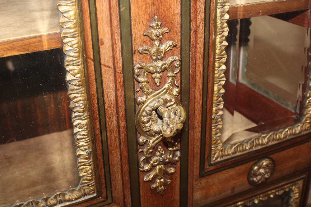 An Edwards & Roberts 19th Century French walnut and ormolu mounted display cabinet of small - Image 31 of 189