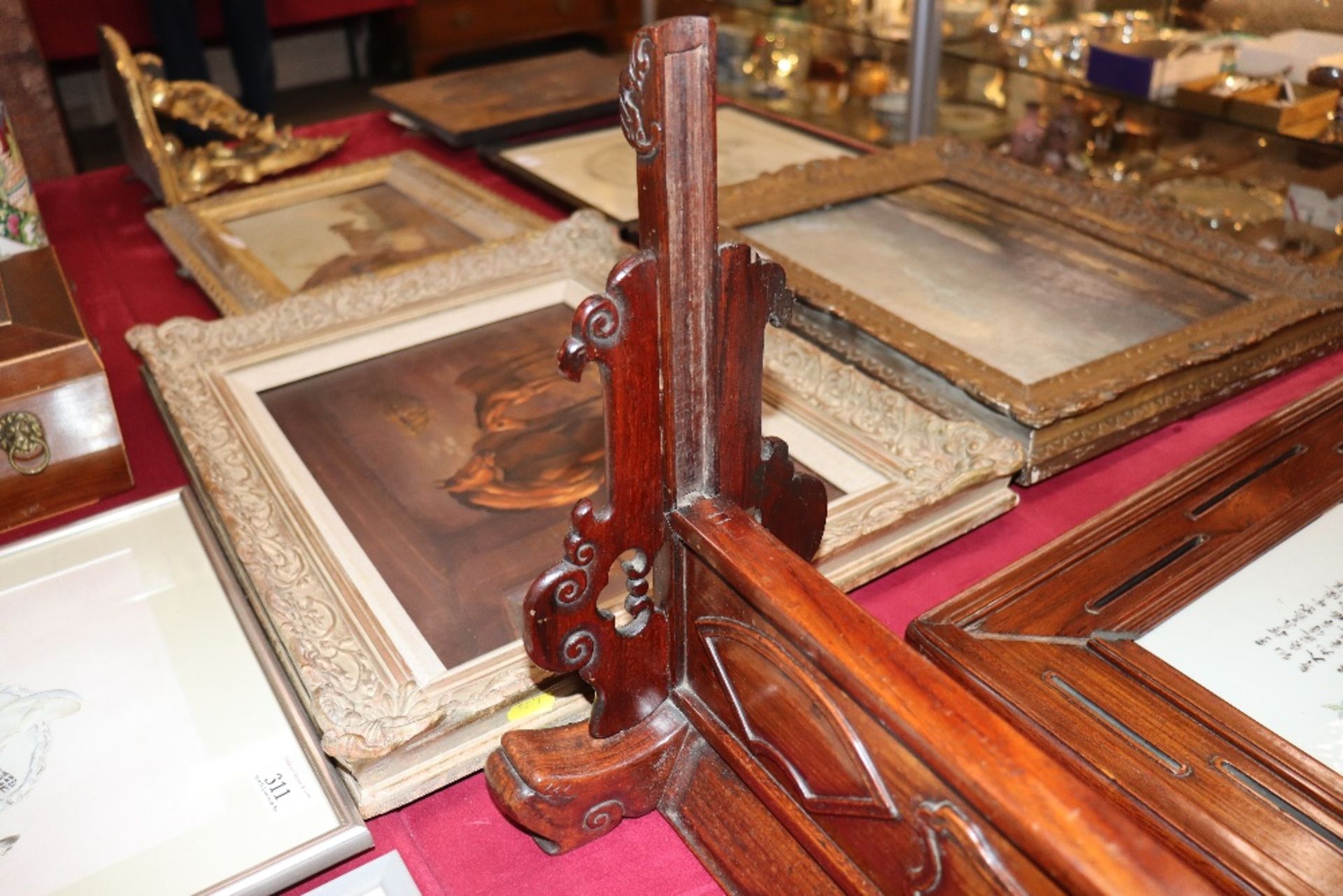 A Chinese hardwood and porcelain table screen, circa 1900, the porcelain panel approx. 39cm x 25.5cm - Image 25 of 26