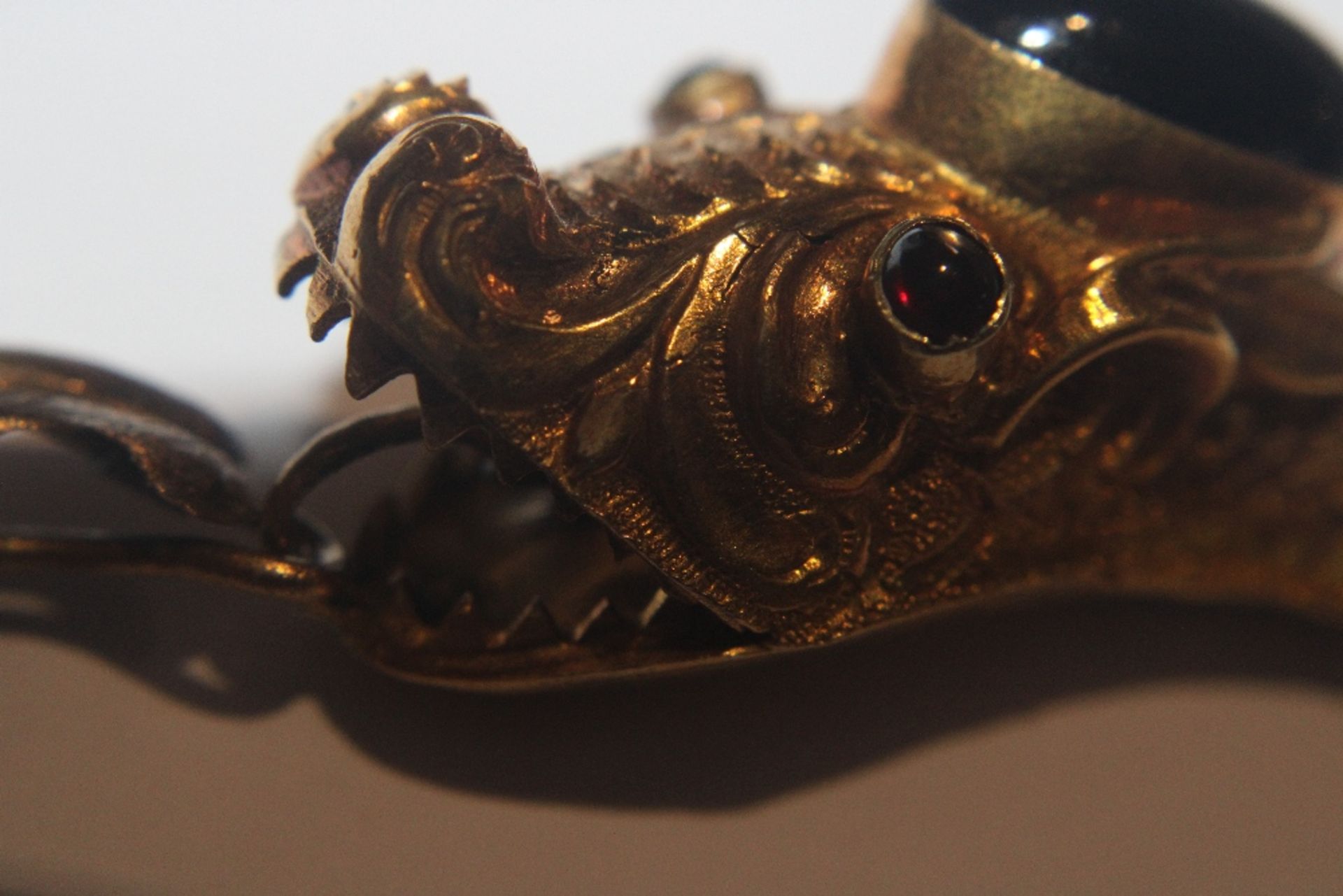 A Victorian yellow metal and garnet set serpent necklace, 18gms total weight, (tests as gold) in - Image 28 of 34