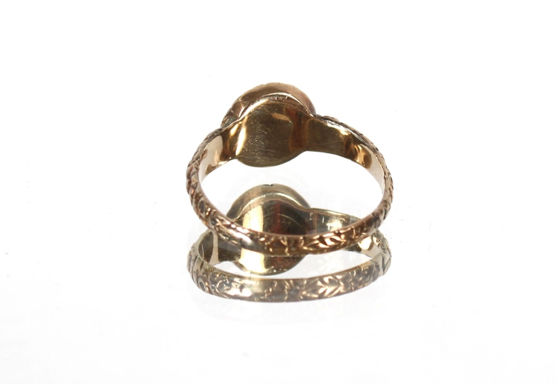 A Victorian gold and citrine set dress ring AF, 2.1gms. Size L/M See further images on the online - Image 4 of 25